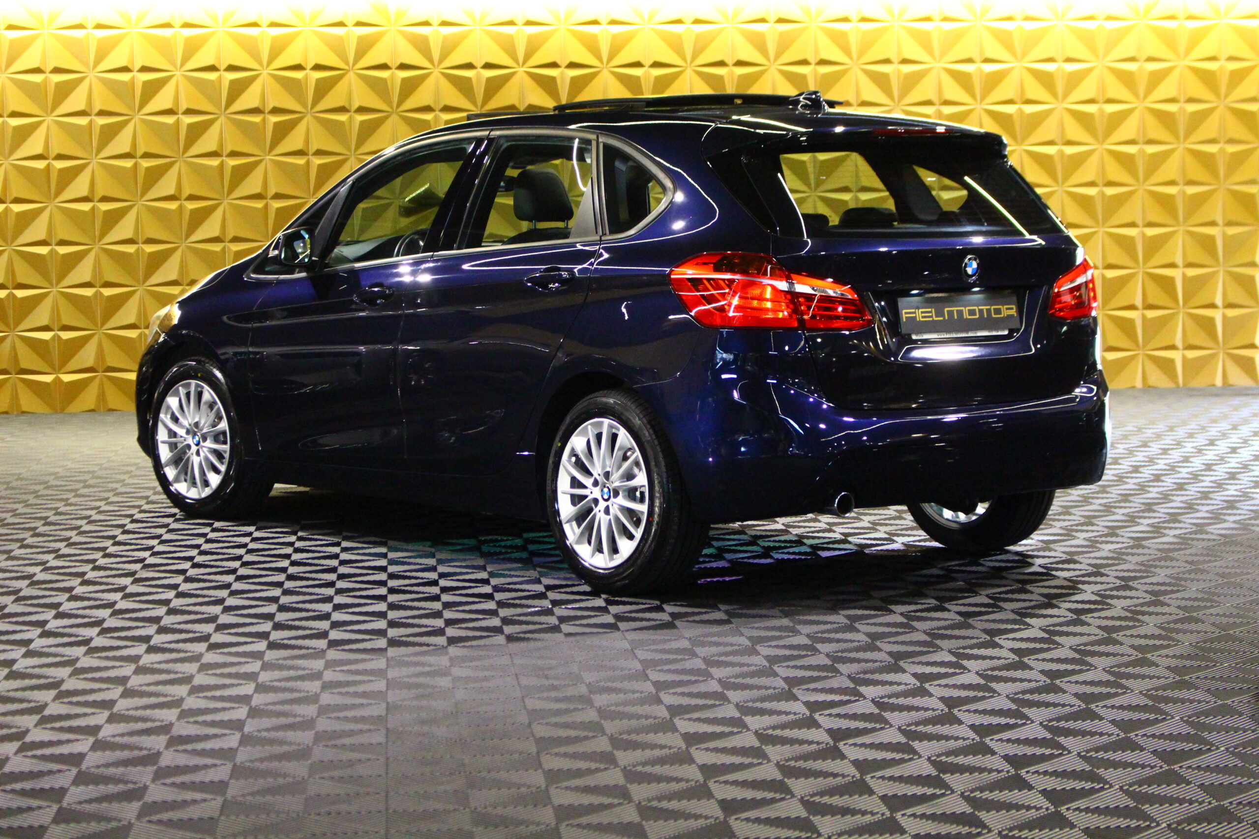 BMW 218 Active Tourer d Line Sport Auto