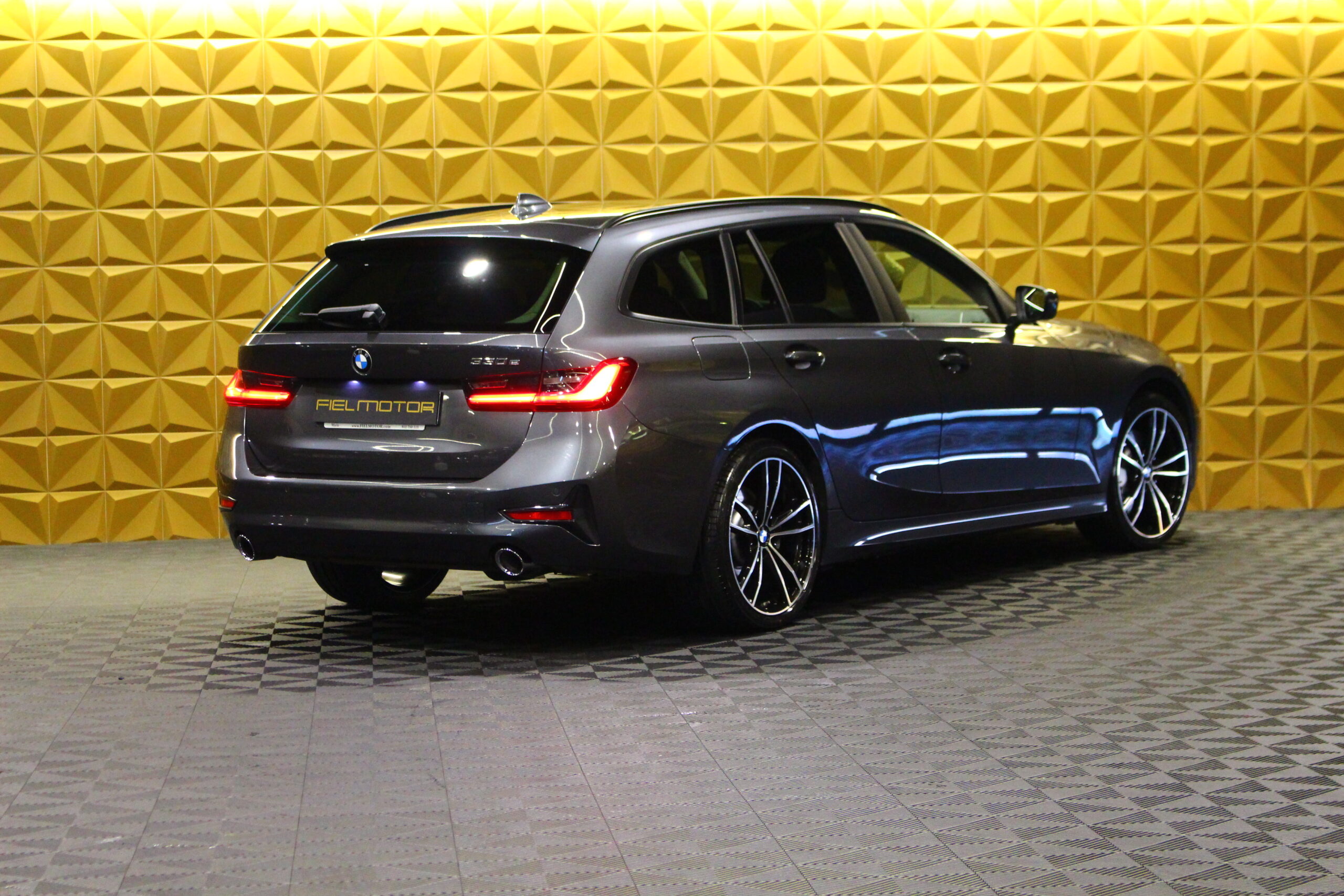 BMW 320 e Line Sport Auto