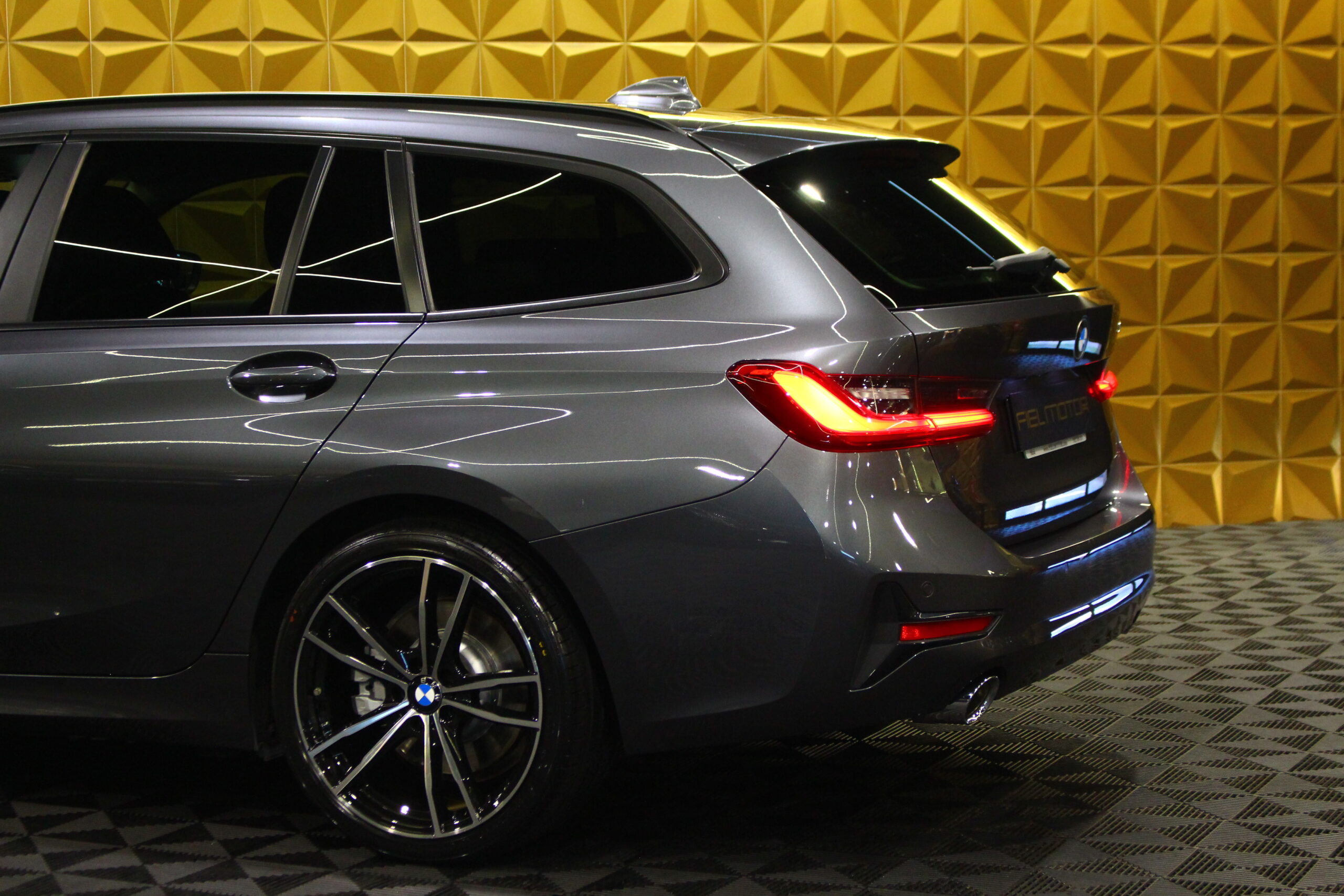 BMW 320 e Line Sport Auto