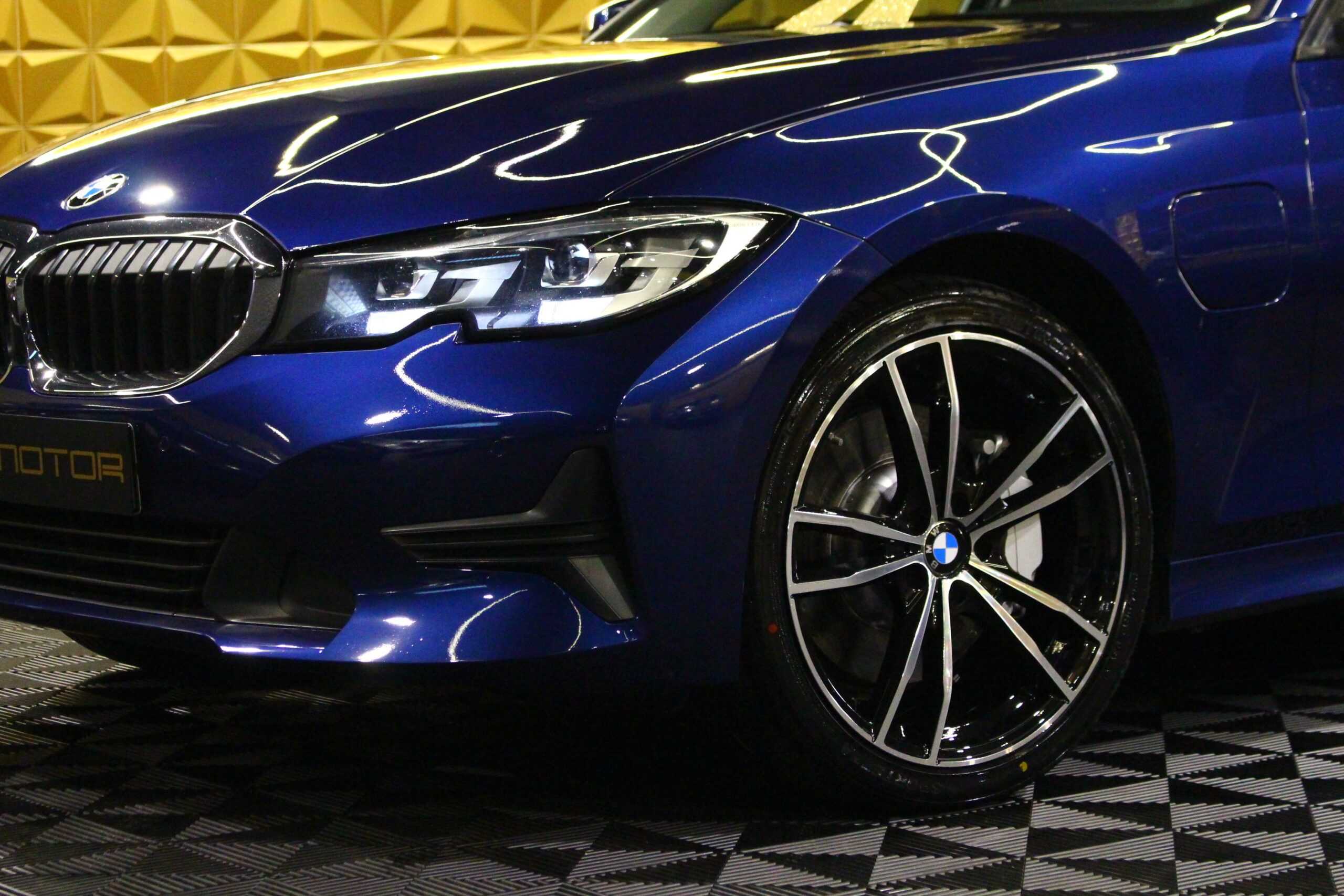 BMW 330 e Line Luxury Auto