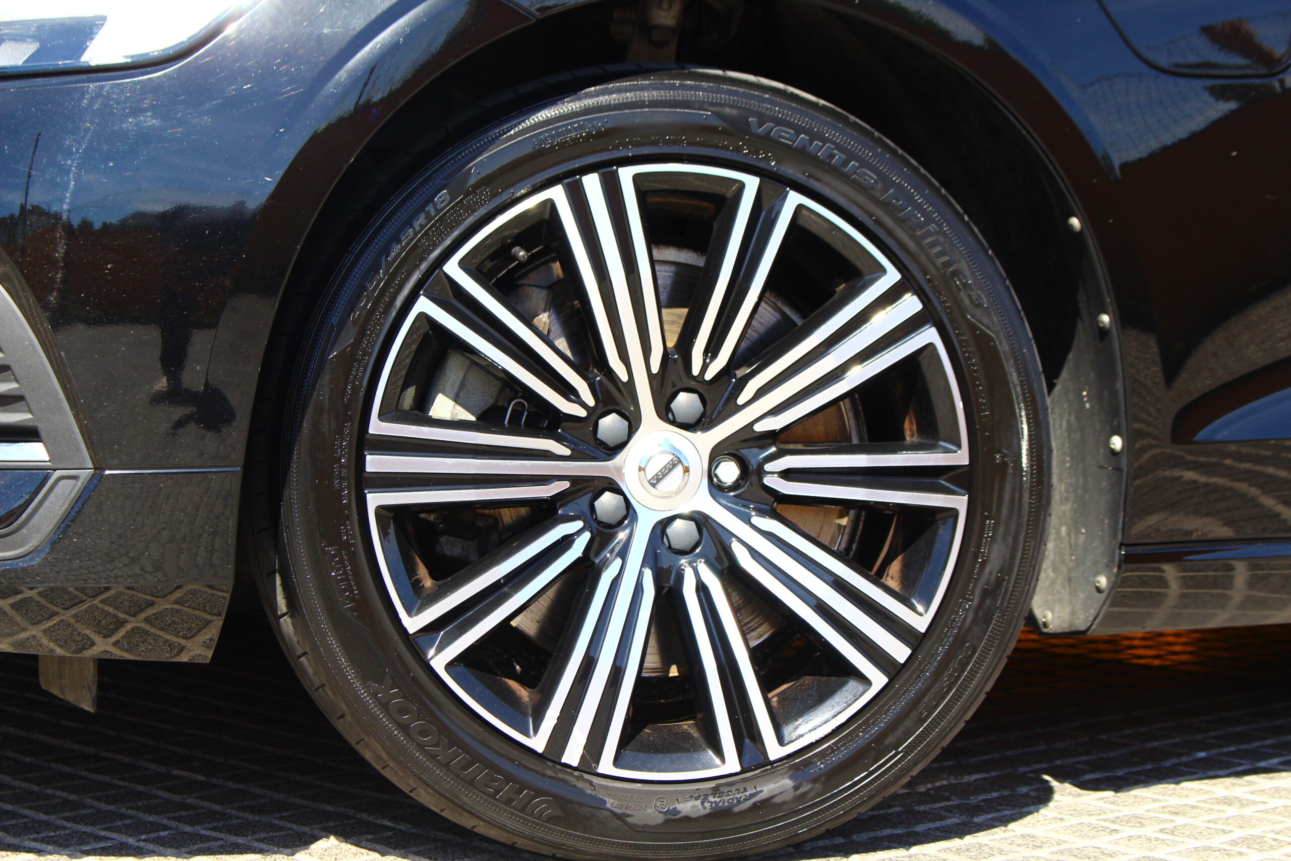 VOLVO V60 T6 Plug-in