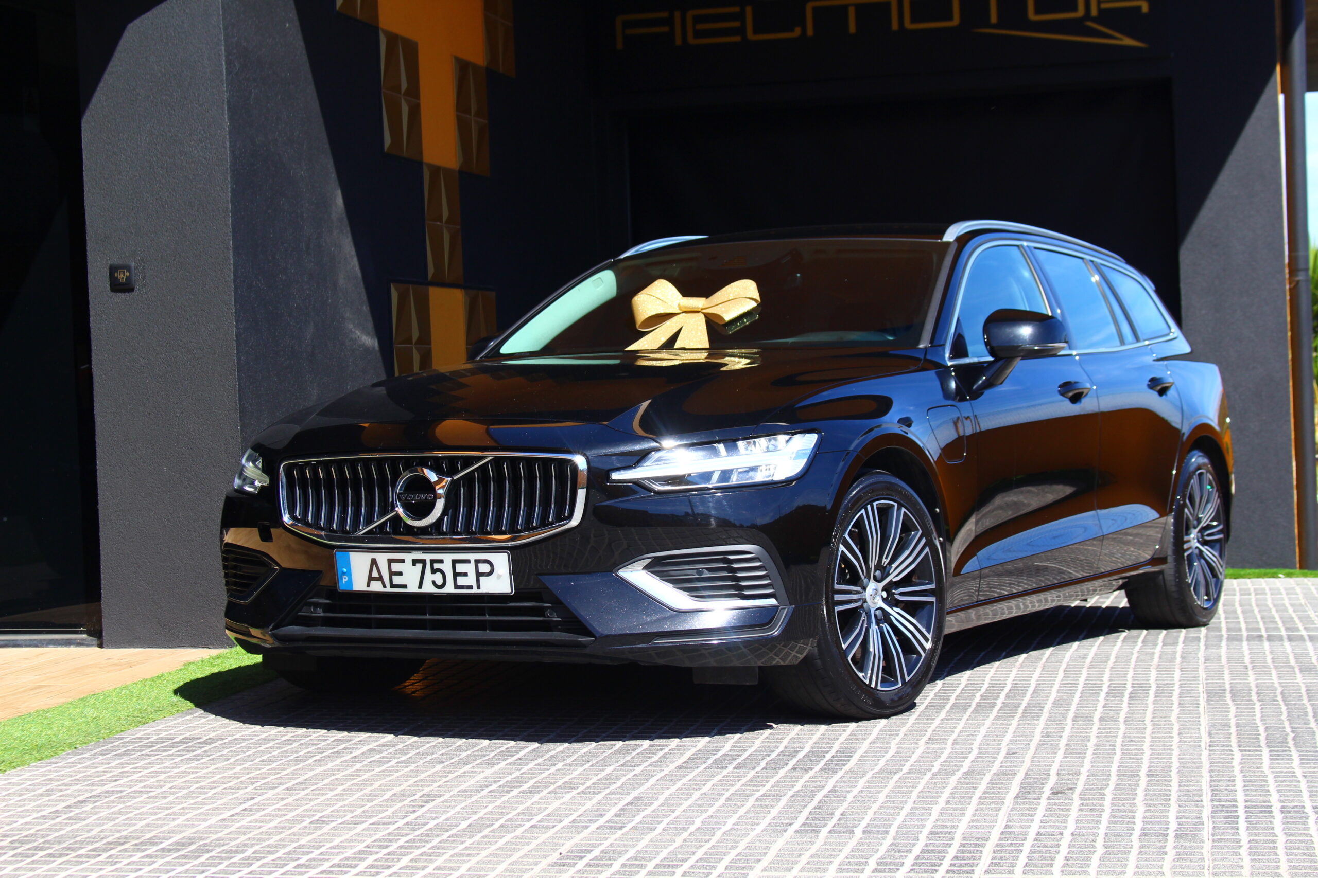 VOLVO V60 T6 Plug-in