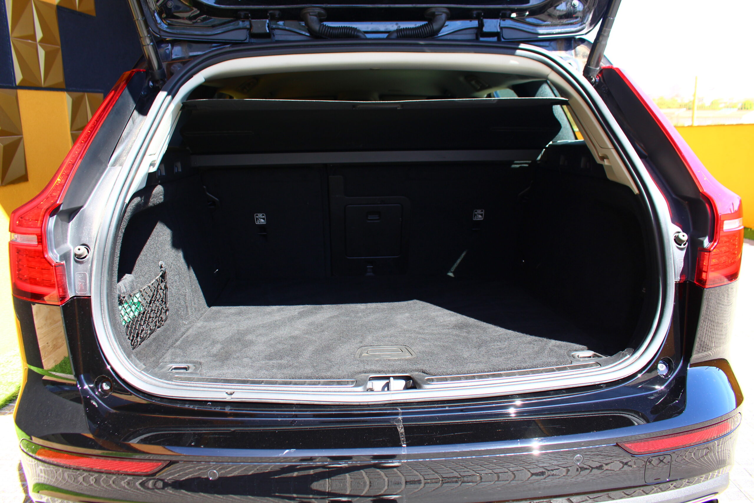 VOLVO V60 T6 Plug-in