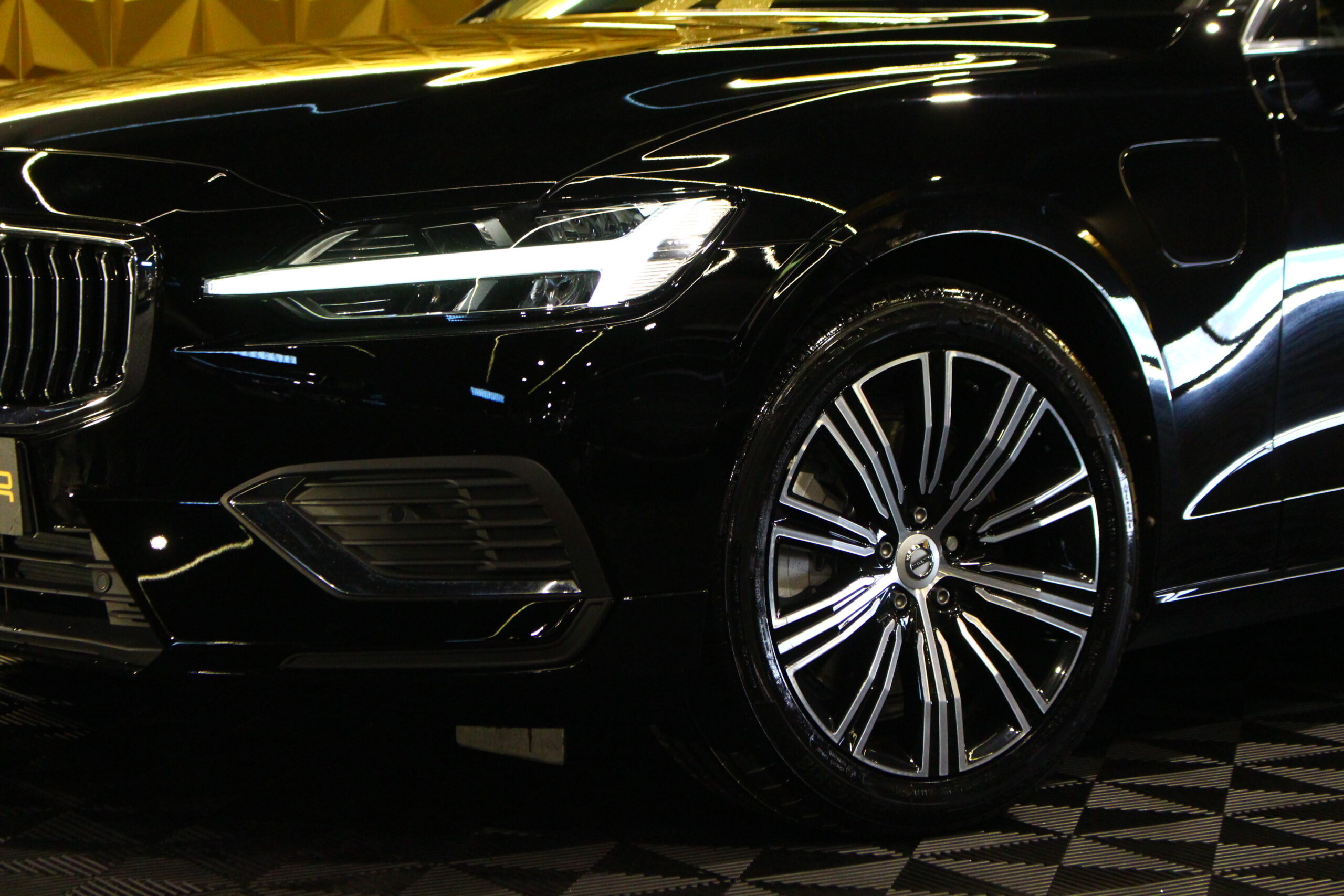 VOLVO V60 T6 Plug-in