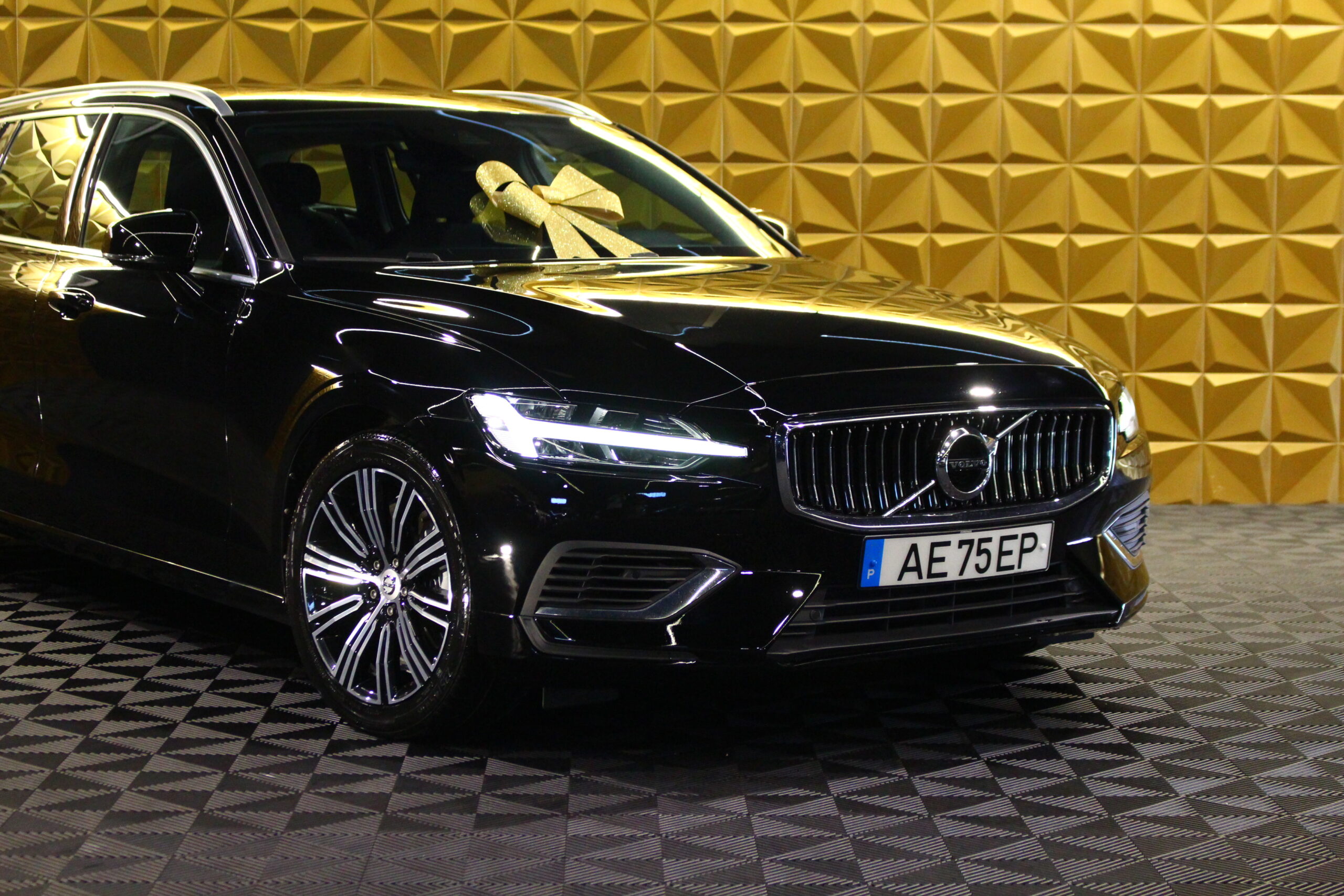 VOLVO V60 T6 Plug-in