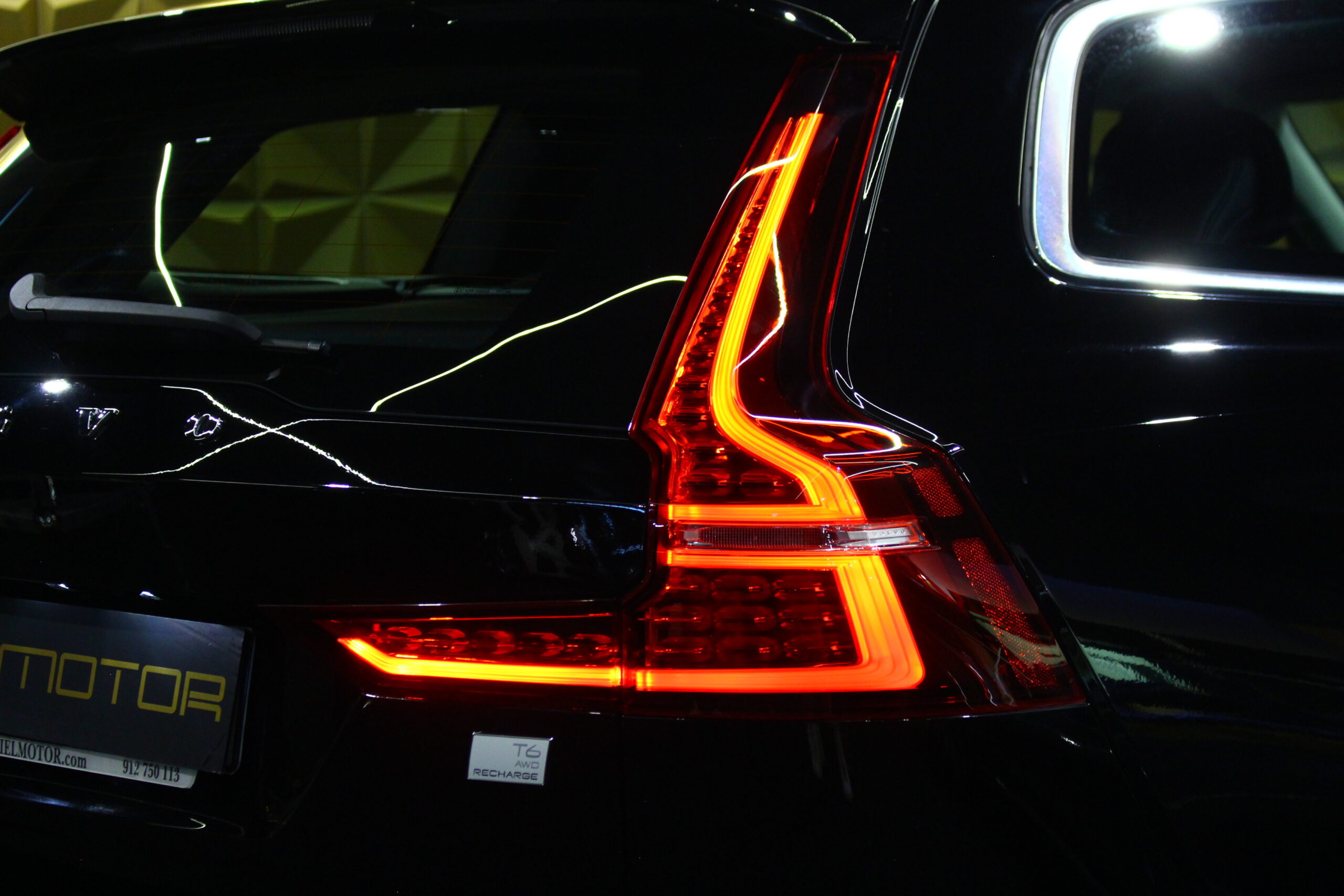 VOLVO V60 T6 Plug-in