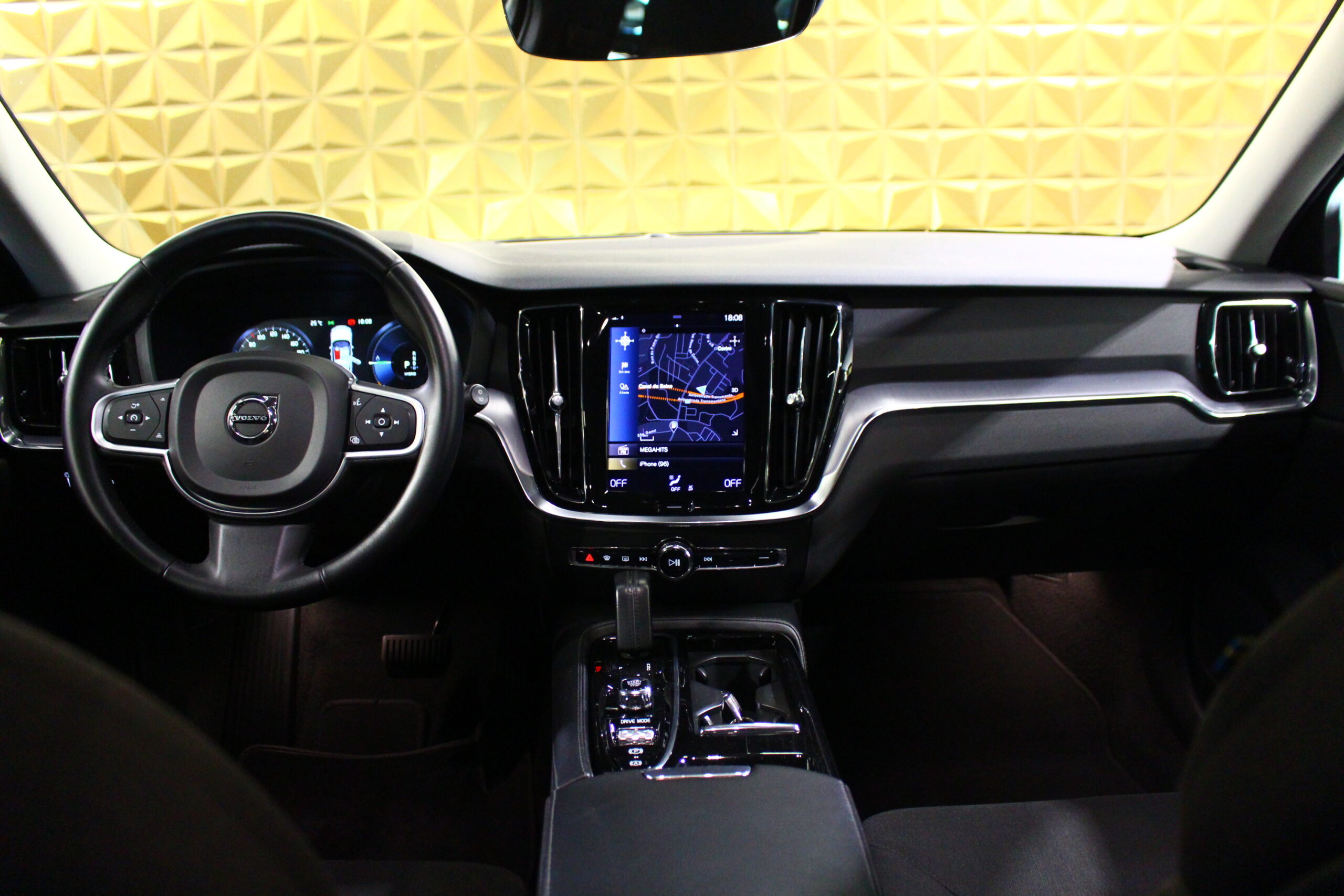 VOLVO V60 T6 Plug-in