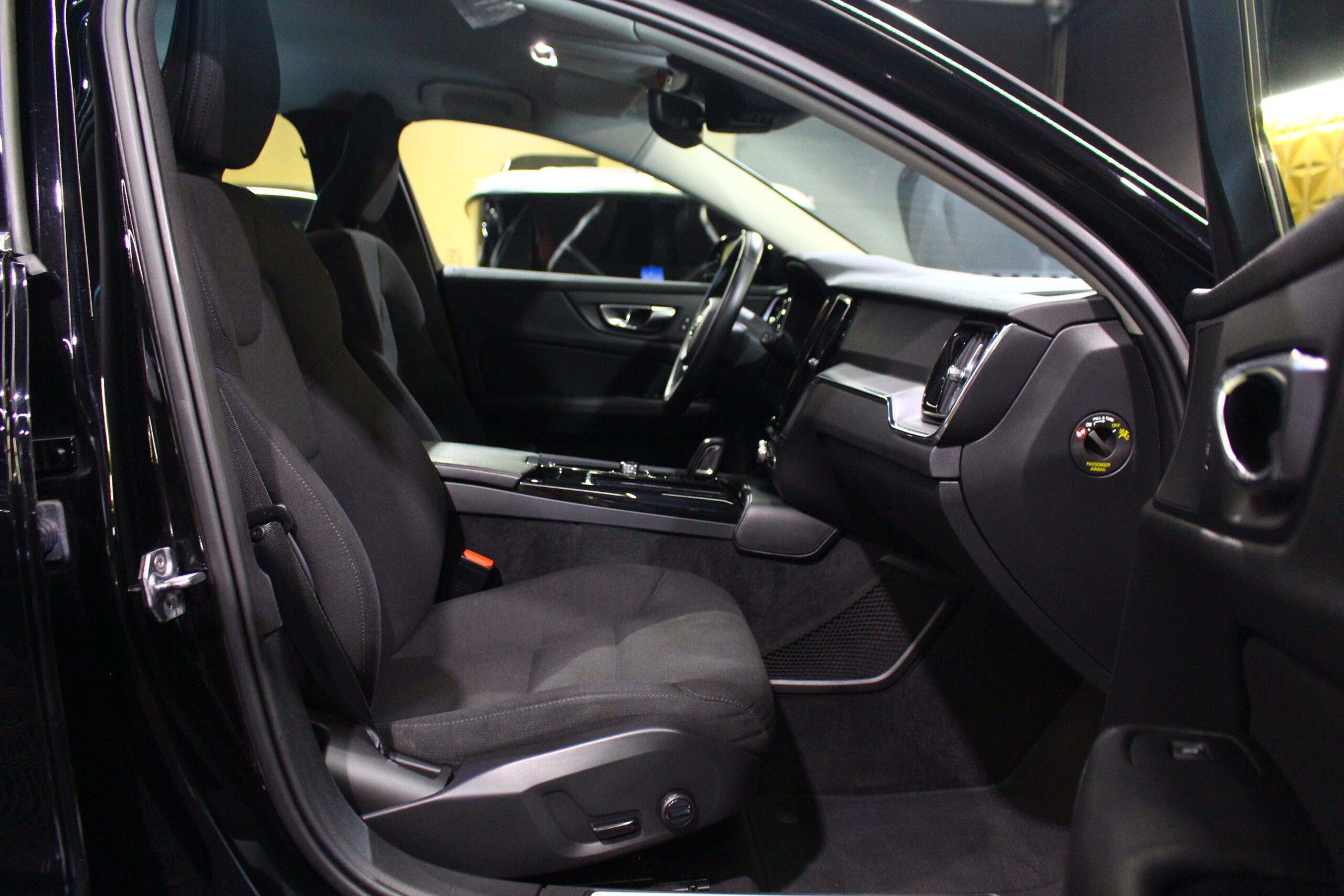 VOLVO V60 T6 Plug-in