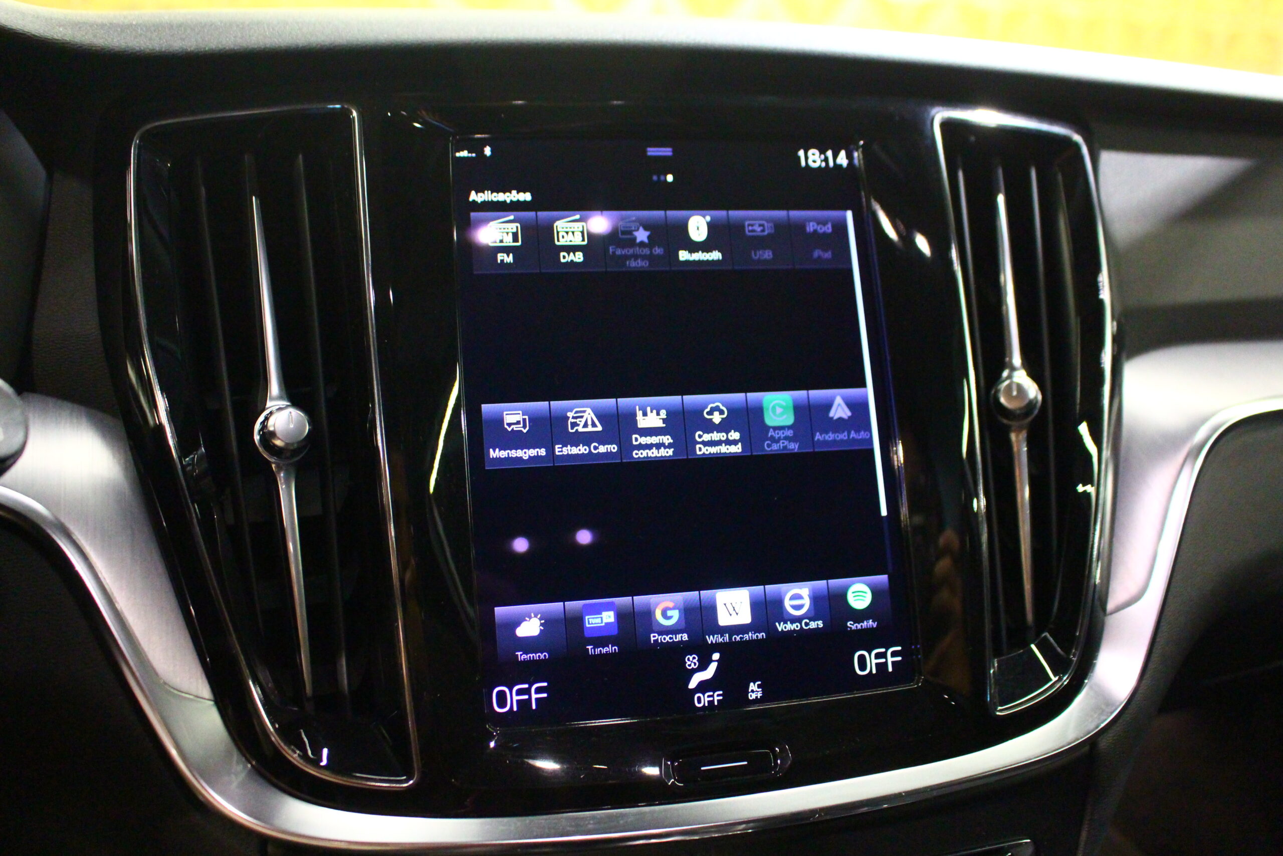 VOLVO V60 T6 Plug-in