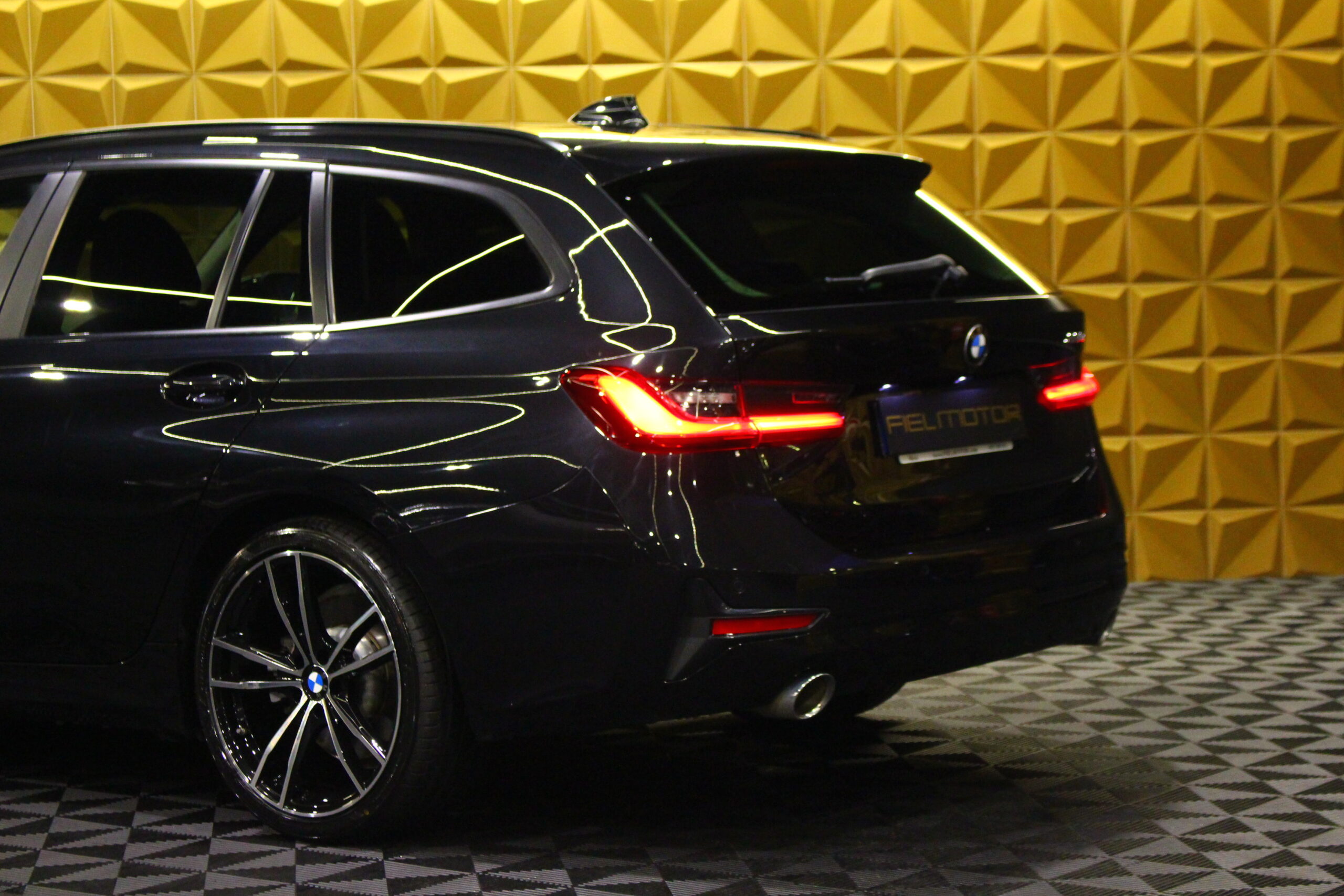 BMW 320 e Line Sport Auto