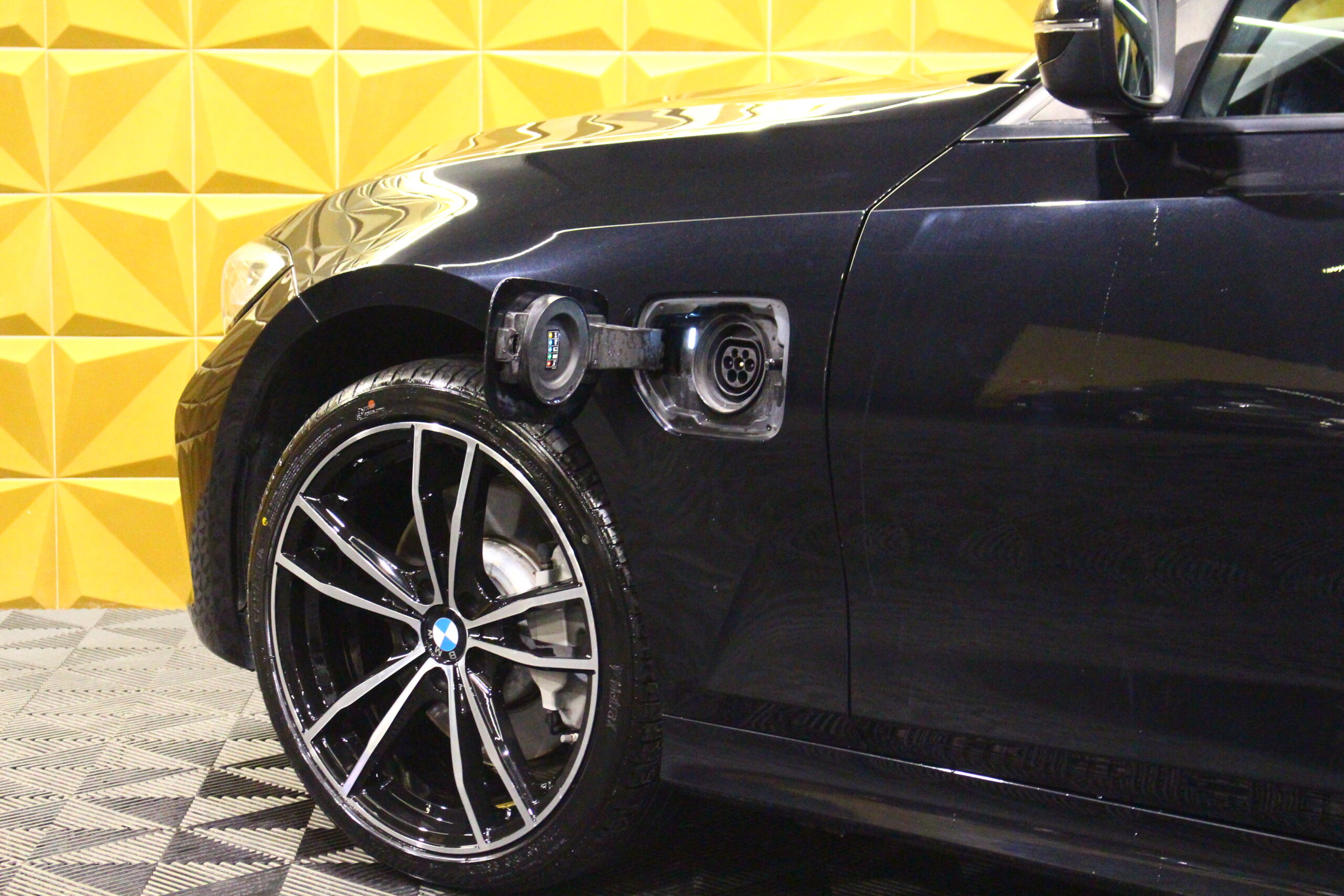 BMW 320 e Line Sport Auto