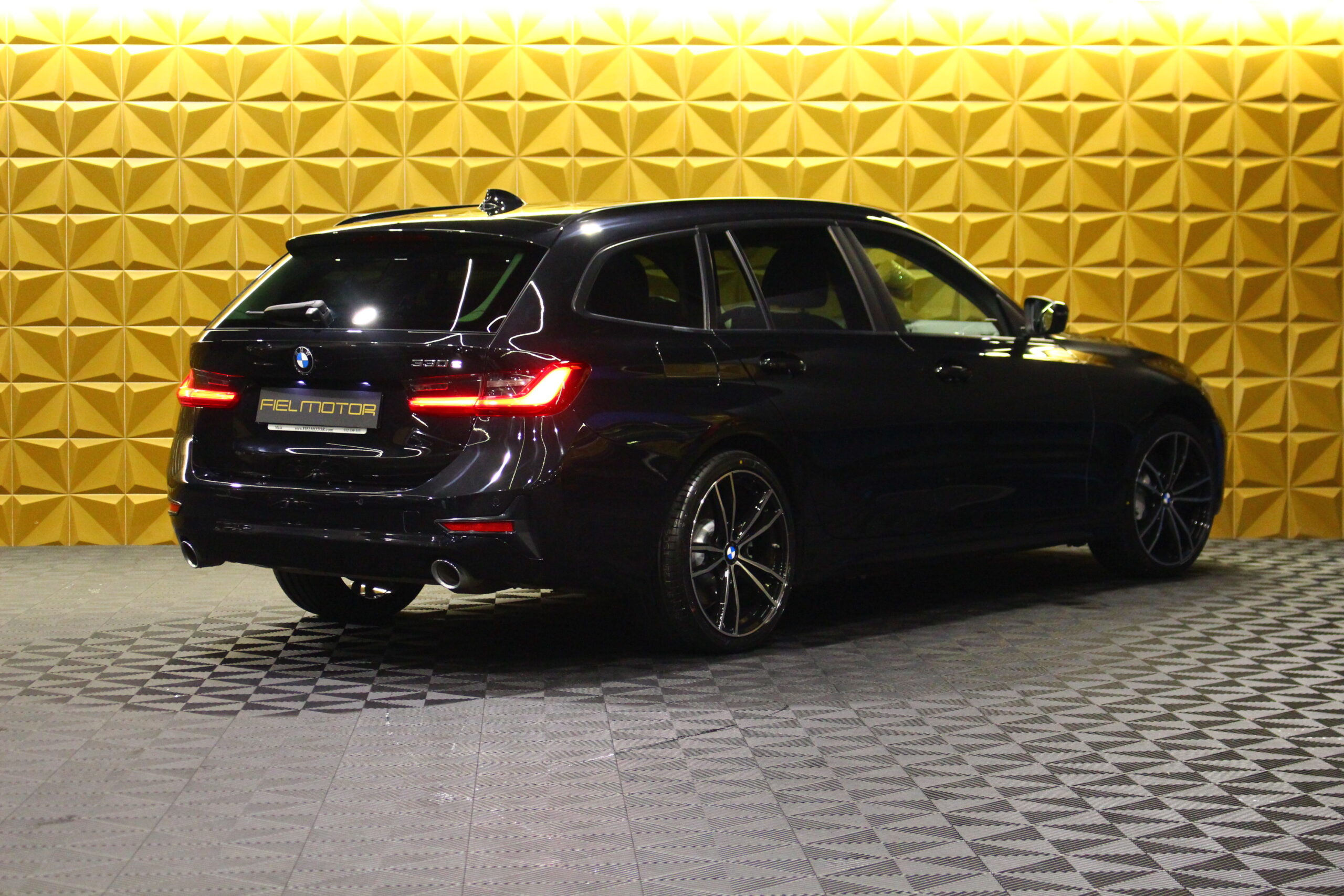 BMW 320 e Line Sport Auto