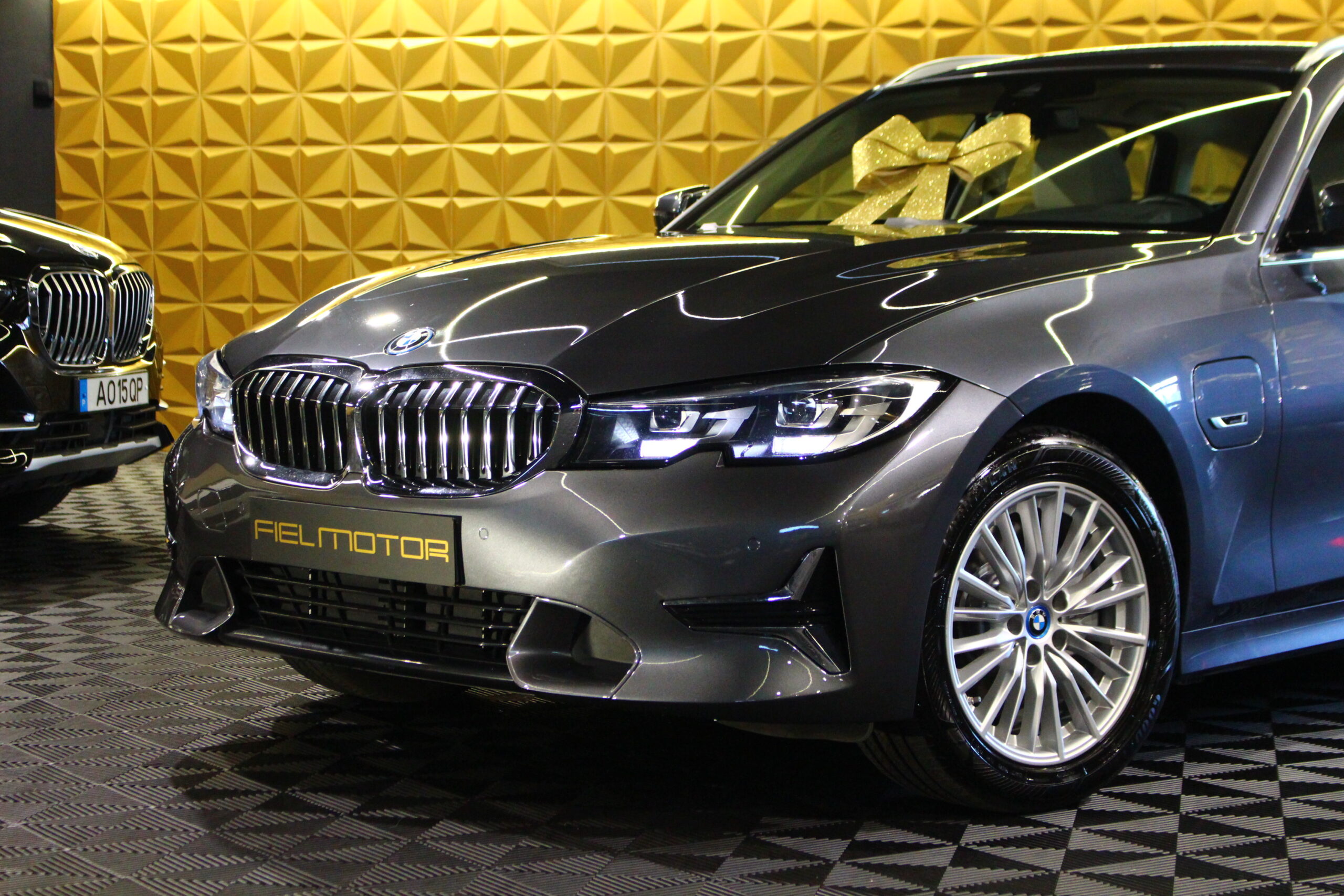 BMW 320e Touring Luxury Auto