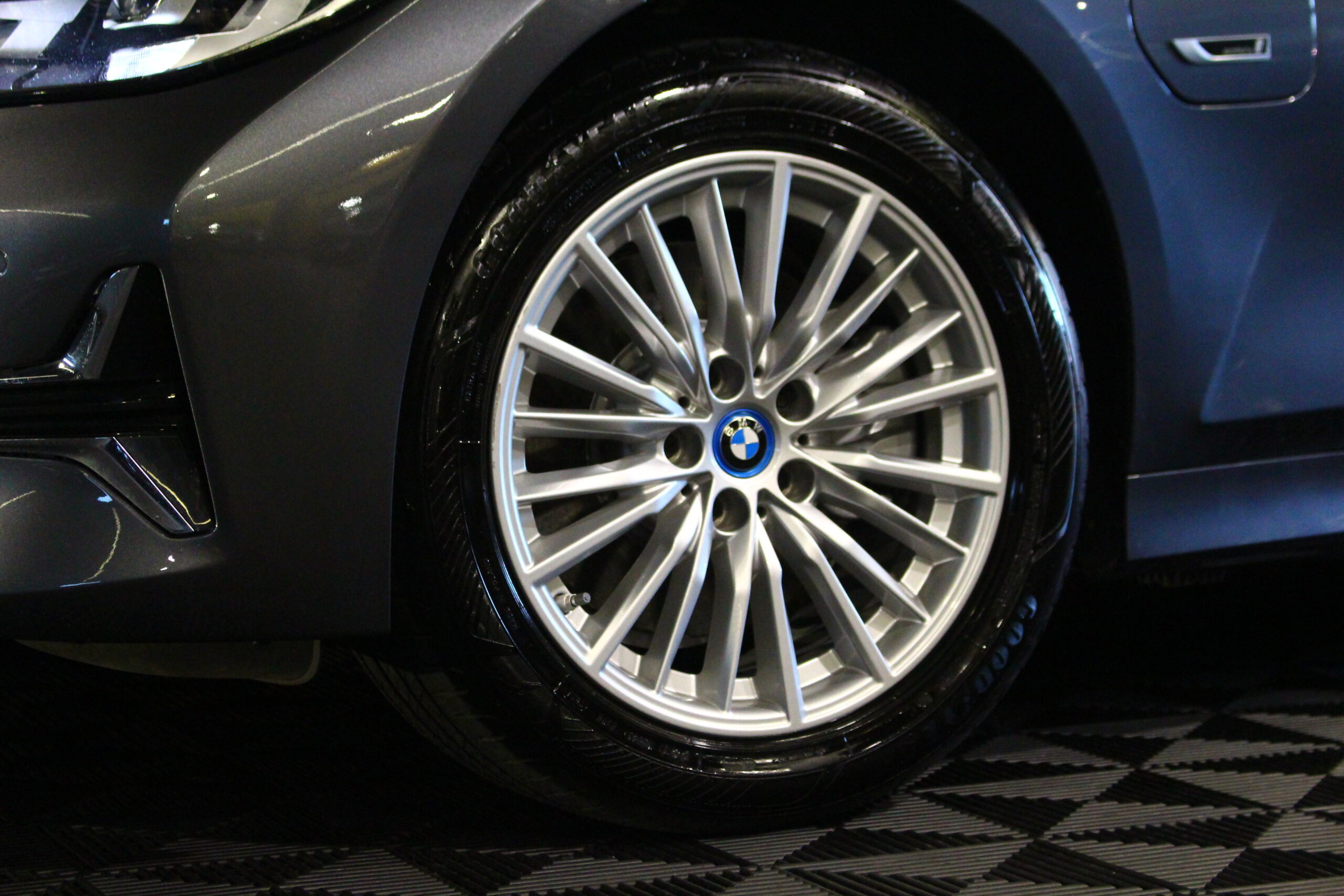 BMW 320e Touring Luxury Auto