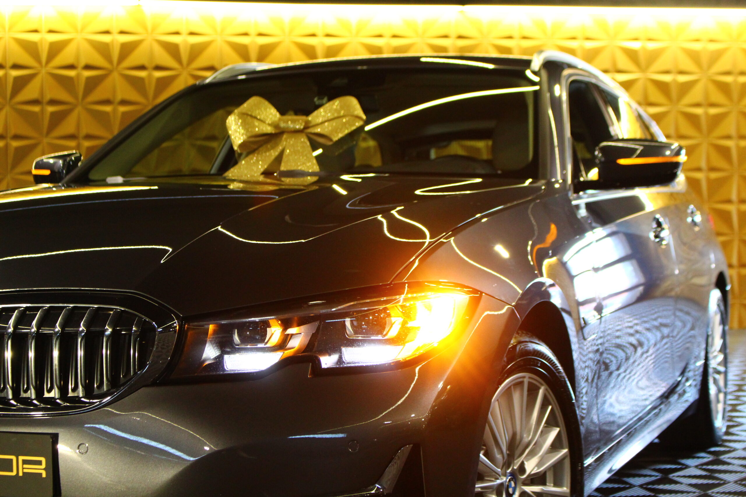 BMW 320e Touring Luxury Auto