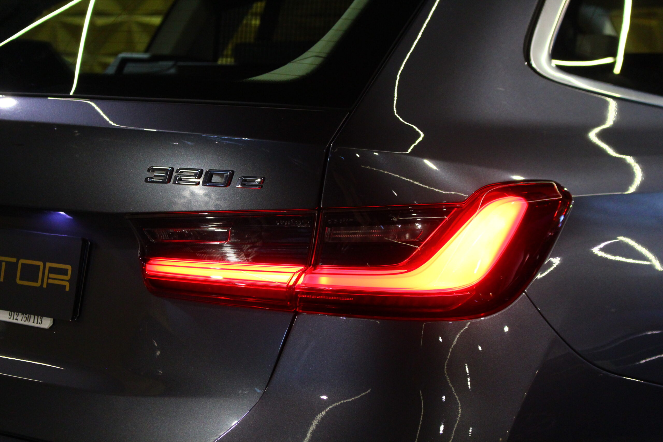 BMW 320e Touring Luxury Auto