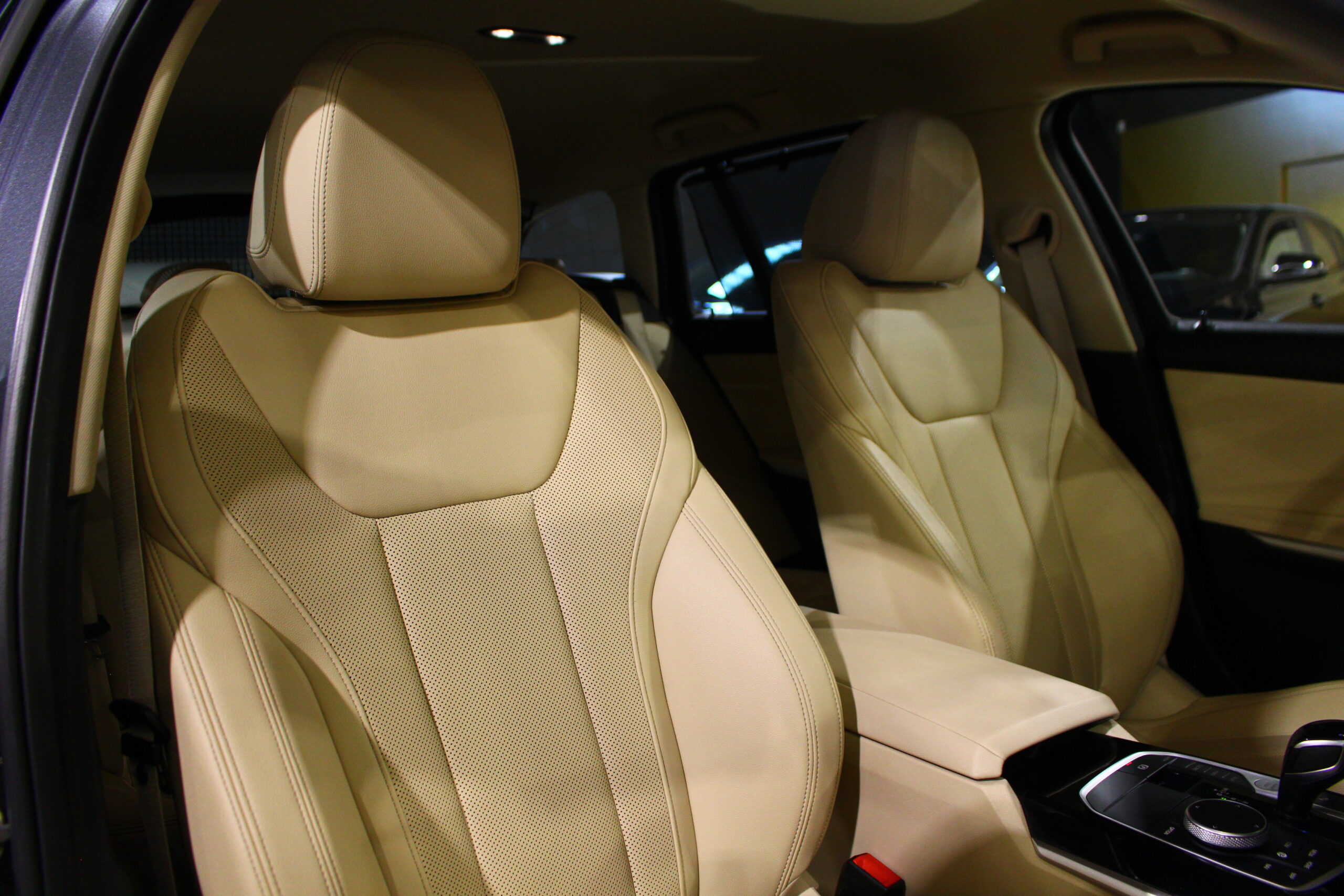 BMW 320e Touring Luxury Auto