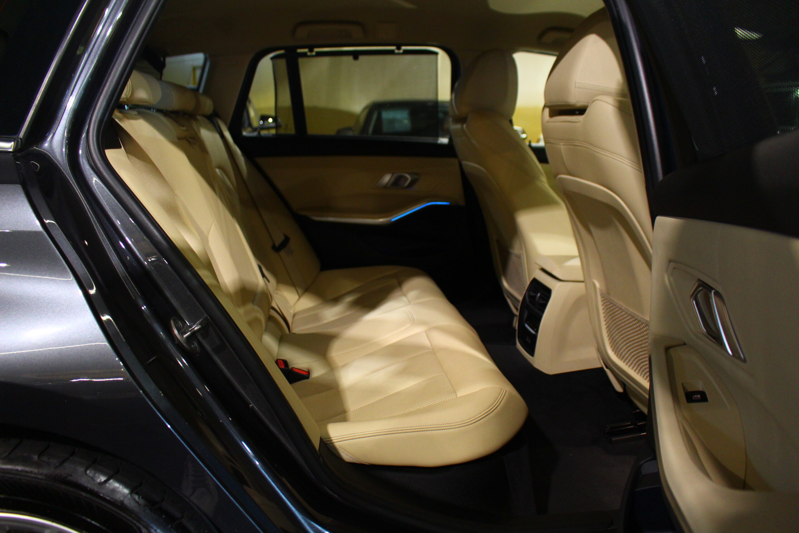 BMW 320e Touring Luxury Auto