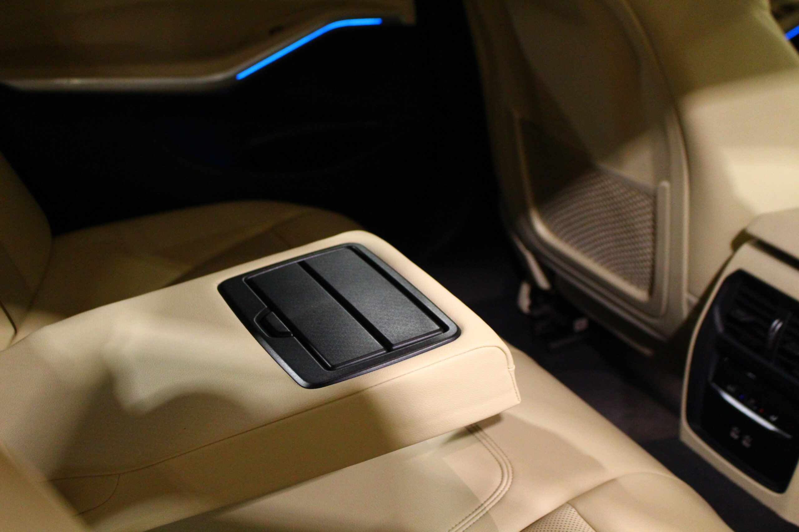 BMW 320e Touring Luxury Auto