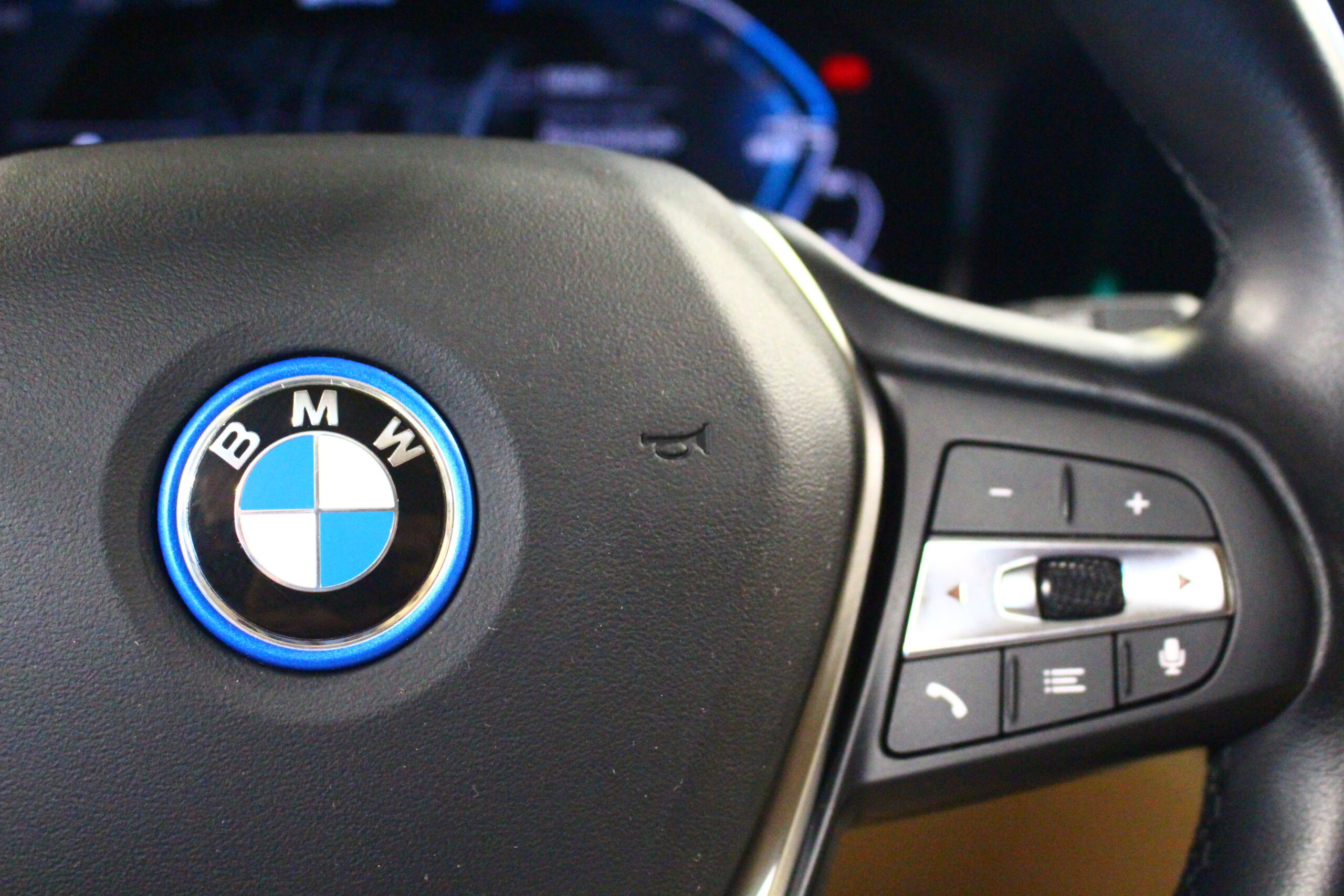 BMW 320e Touring Luxury Auto