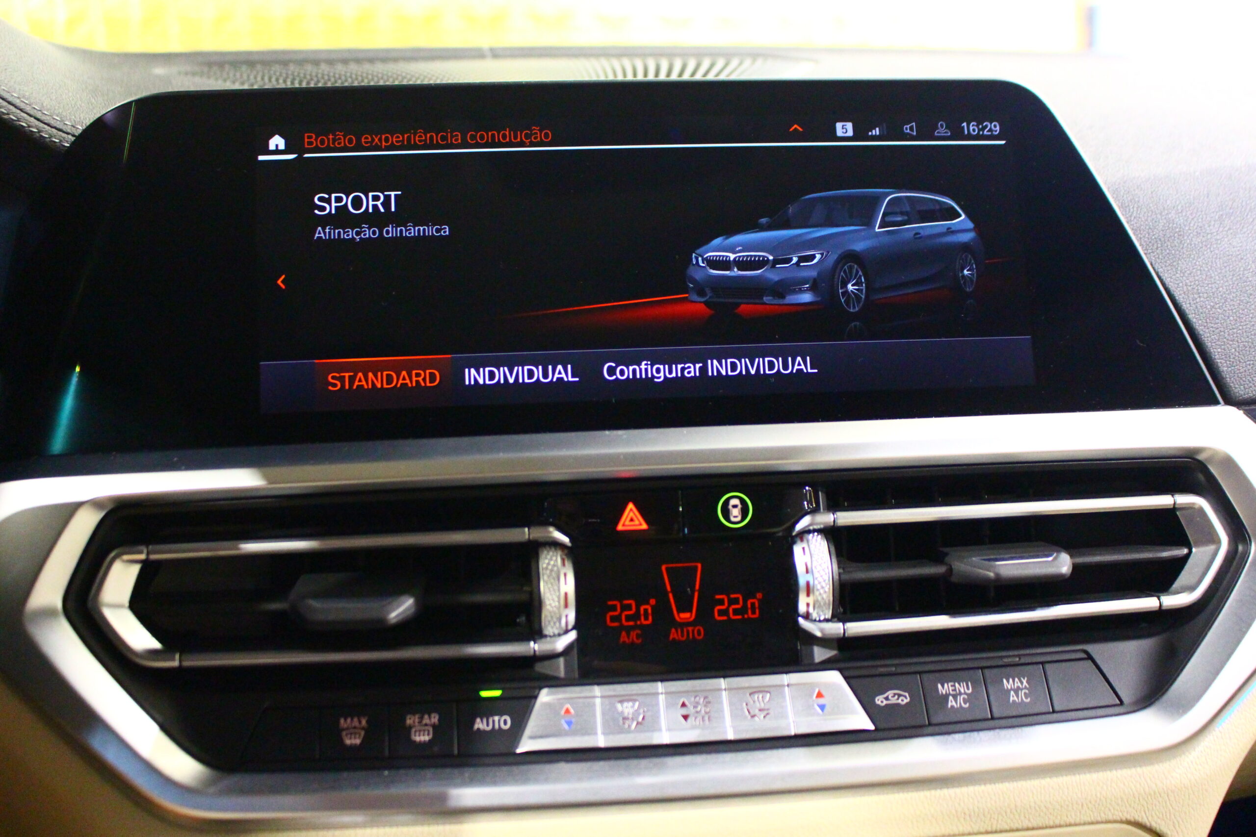 BMW 320e Touring Luxury Auto