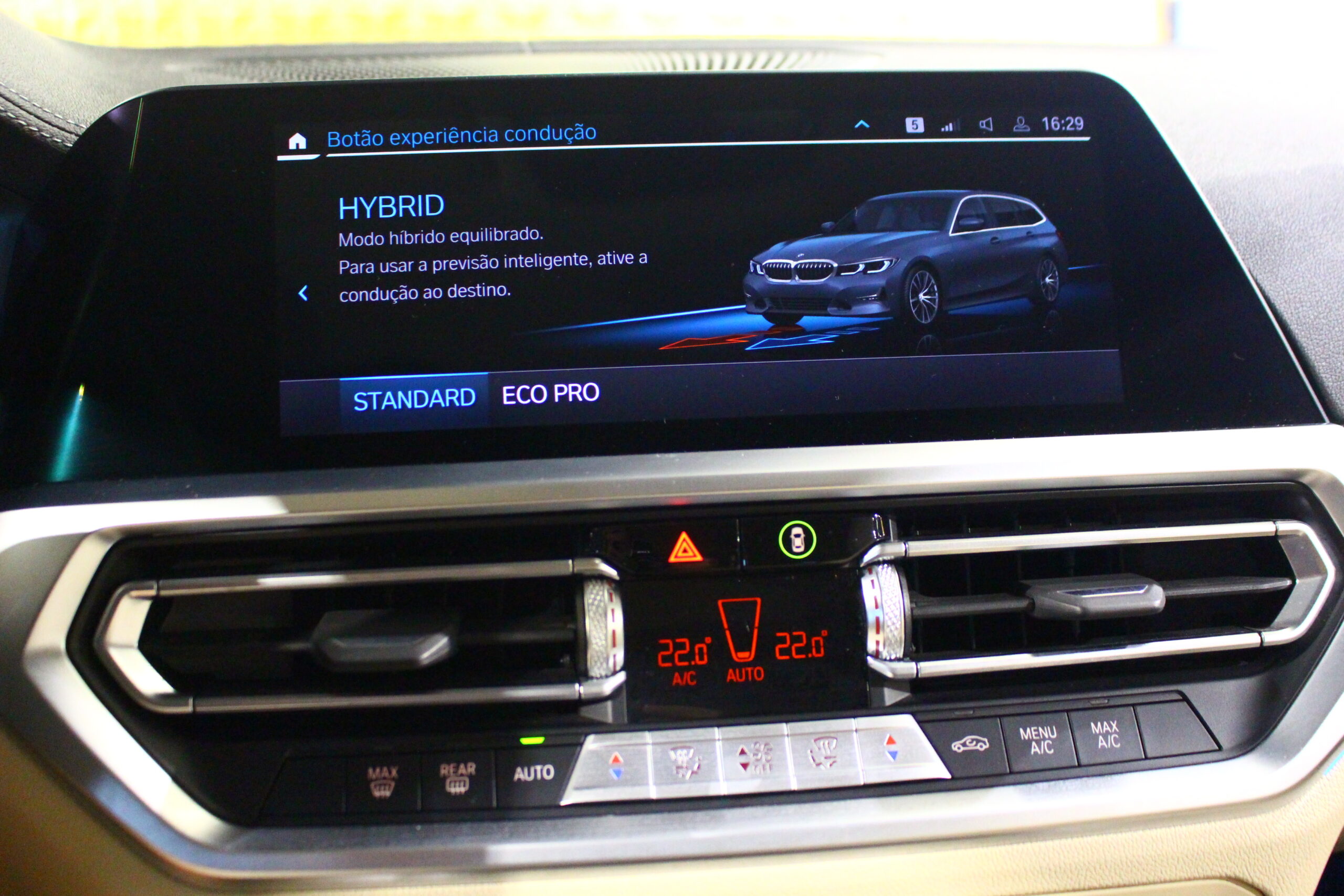 BMW 320e Touring Luxury Auto