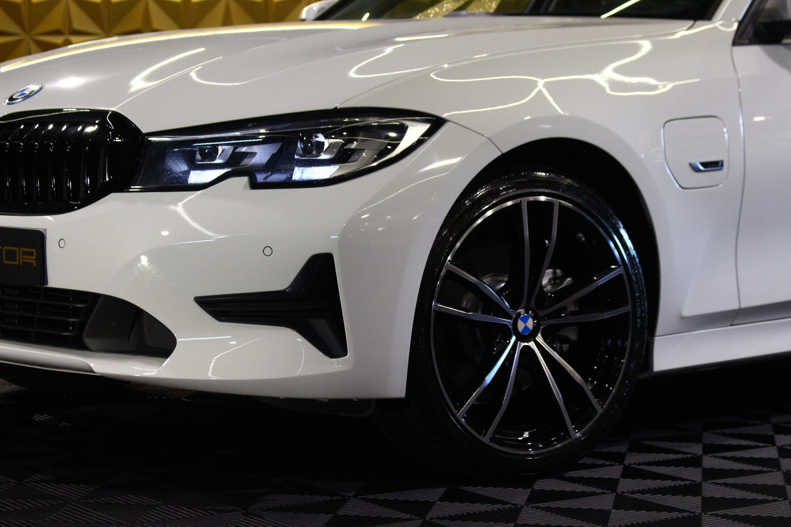 BMW 330e Plug-In