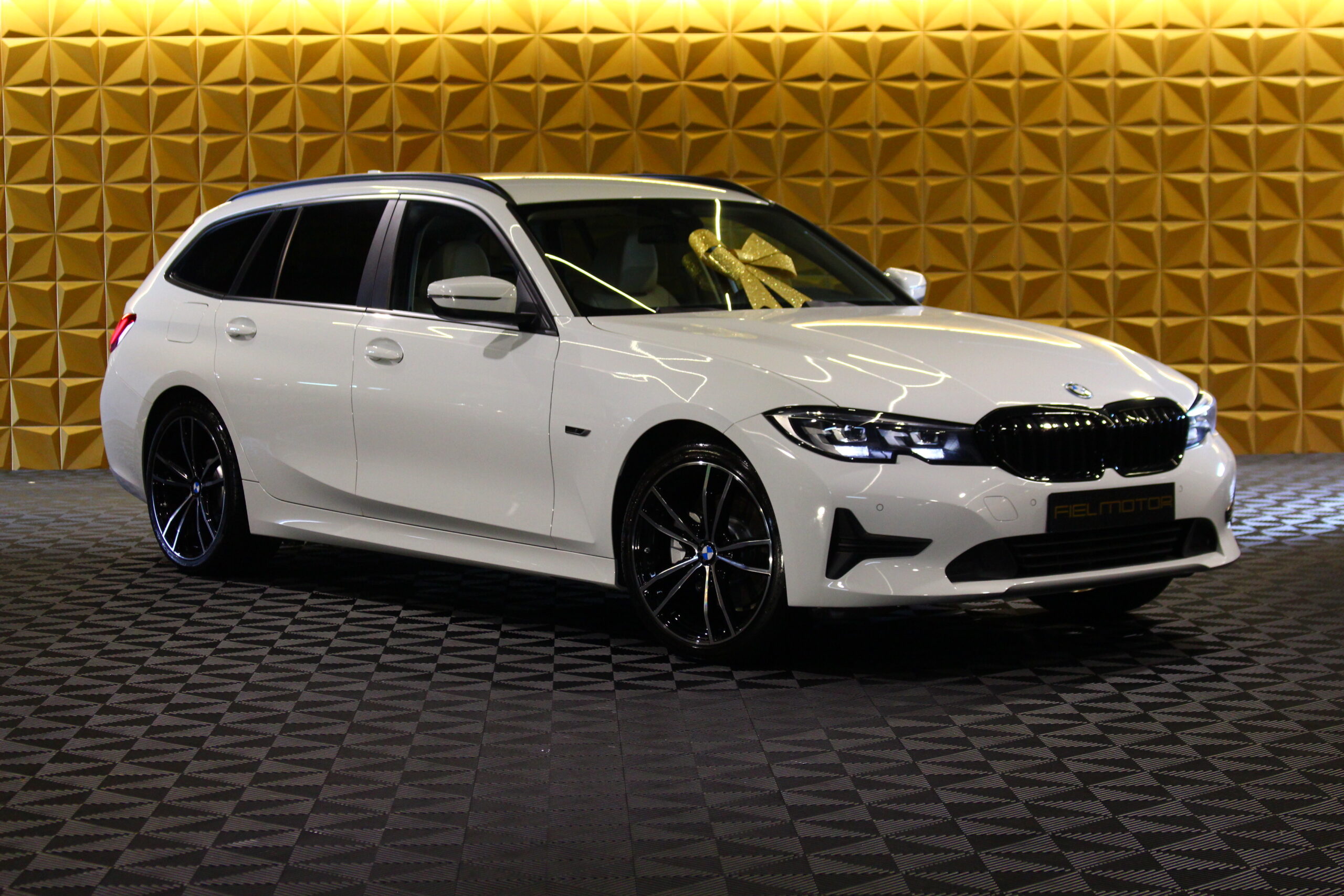 BMW 330e Plug-In