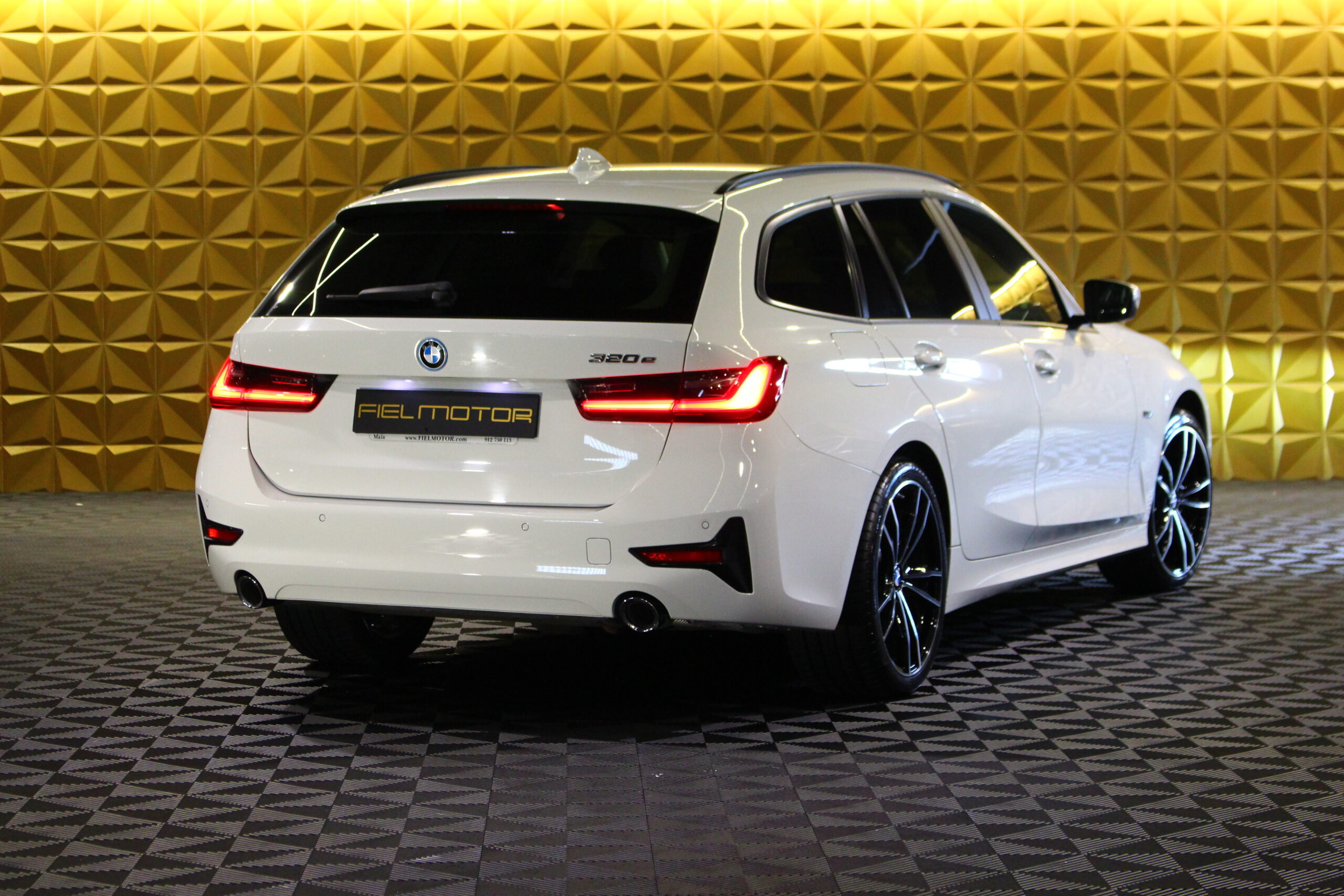BMW 330e Plug-In
