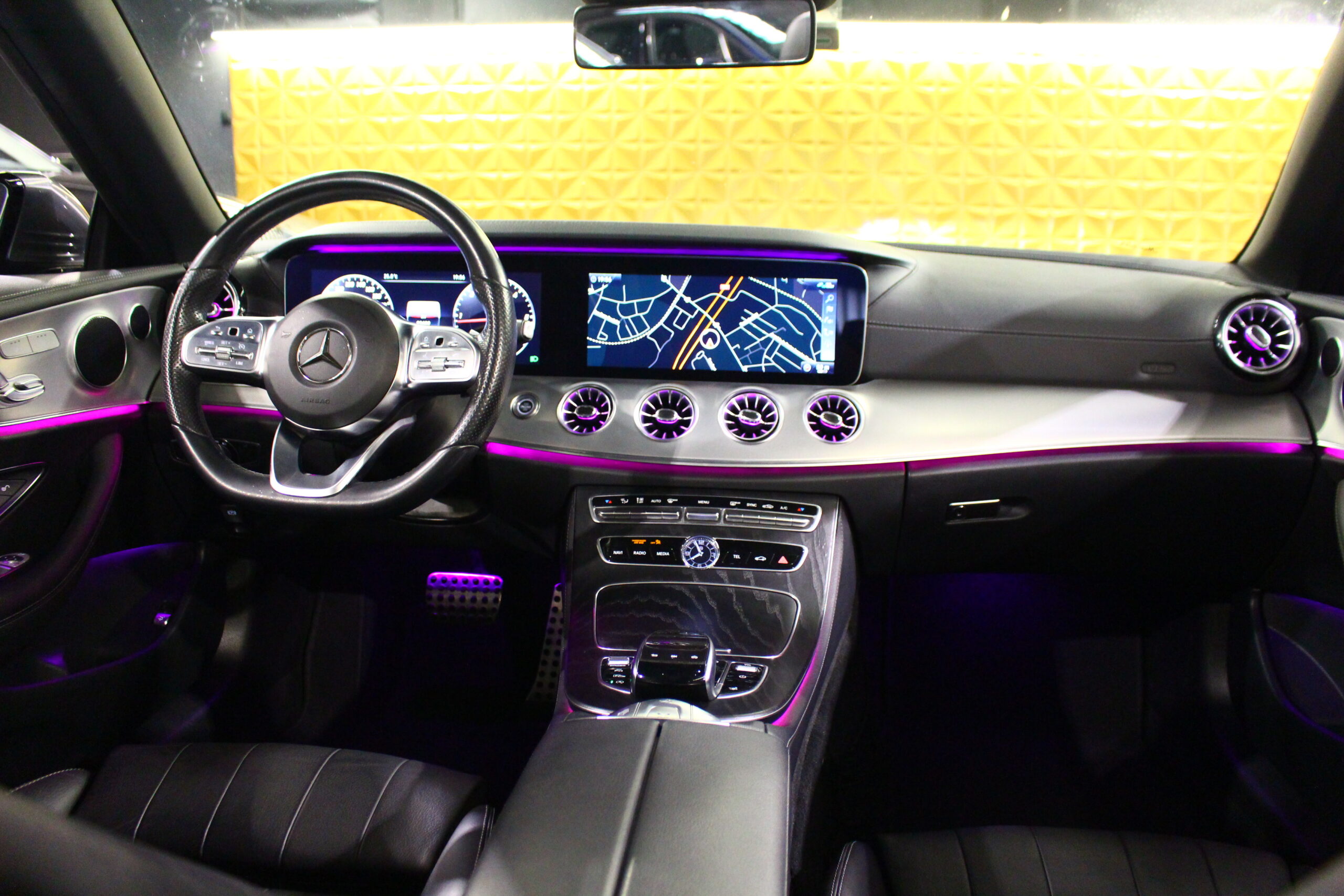 Mercedes-Benz E 200 Cabrio AMG Line