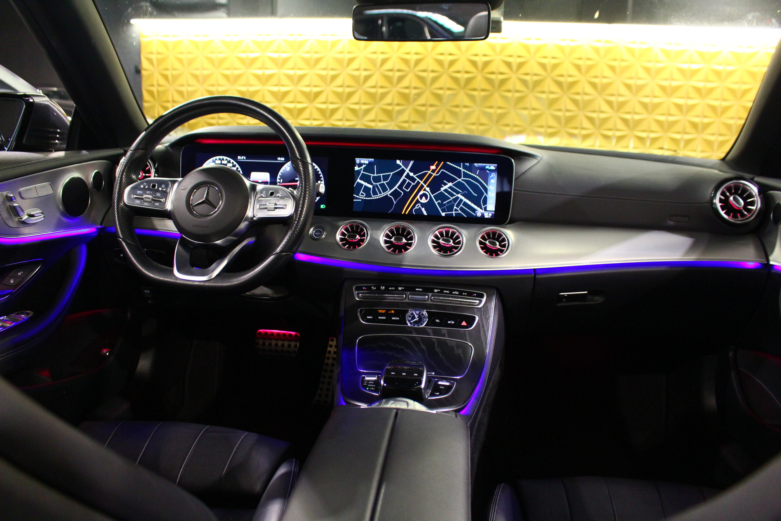 Mercedes-Benz E 200 Cabrio AMG Line