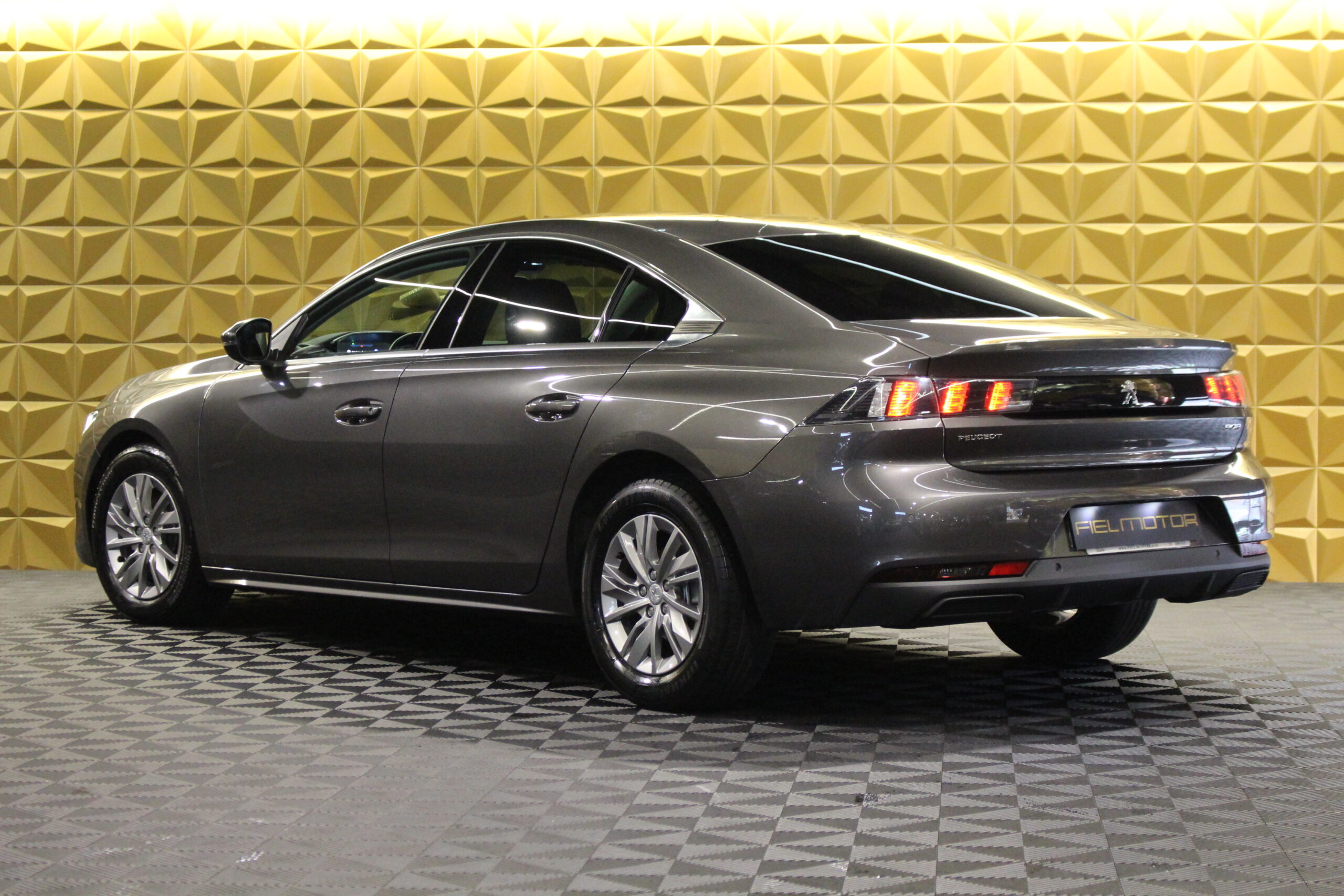 Peugeot 508 Fastback EAT8