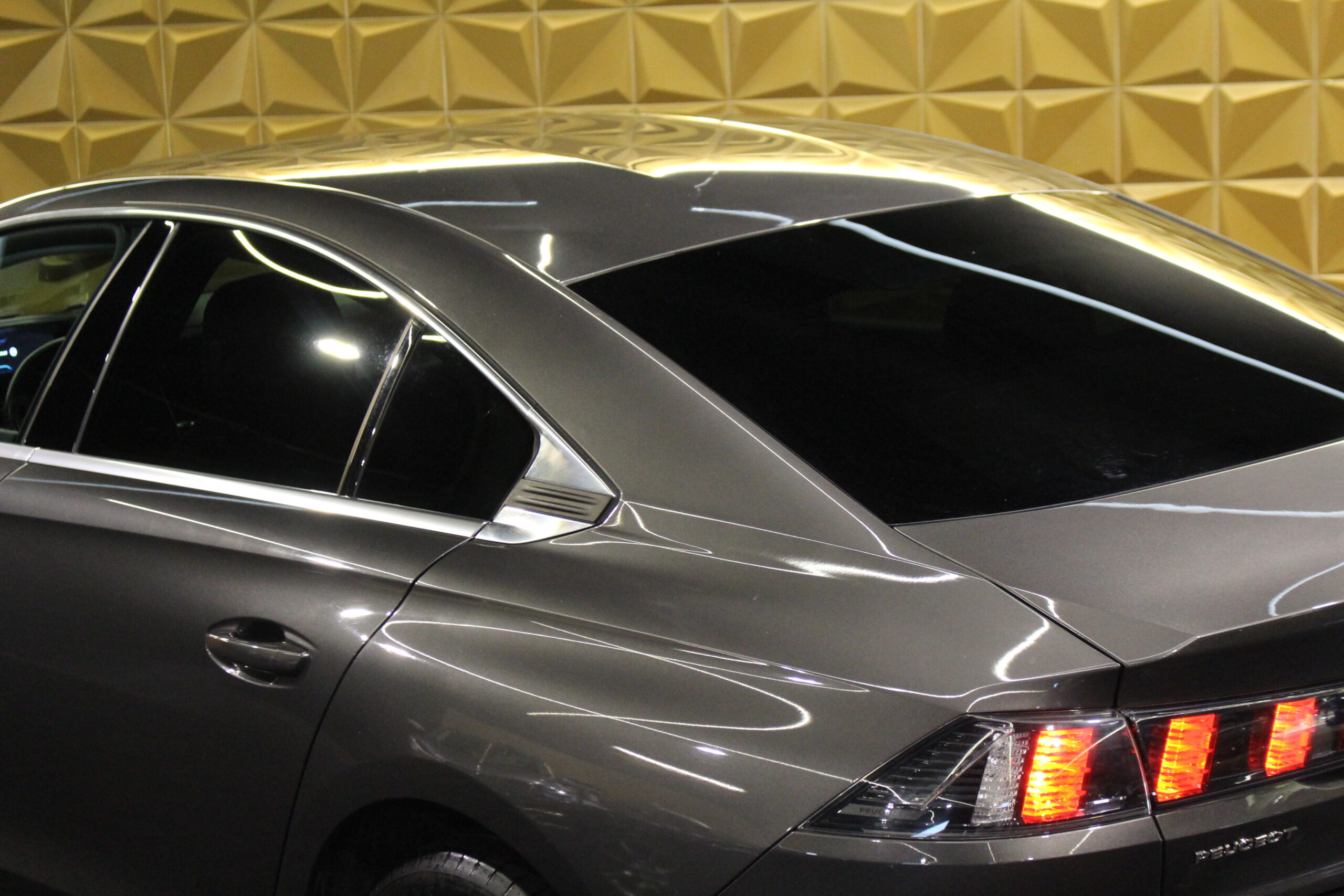 Peugeot 508 Fastback EAT8