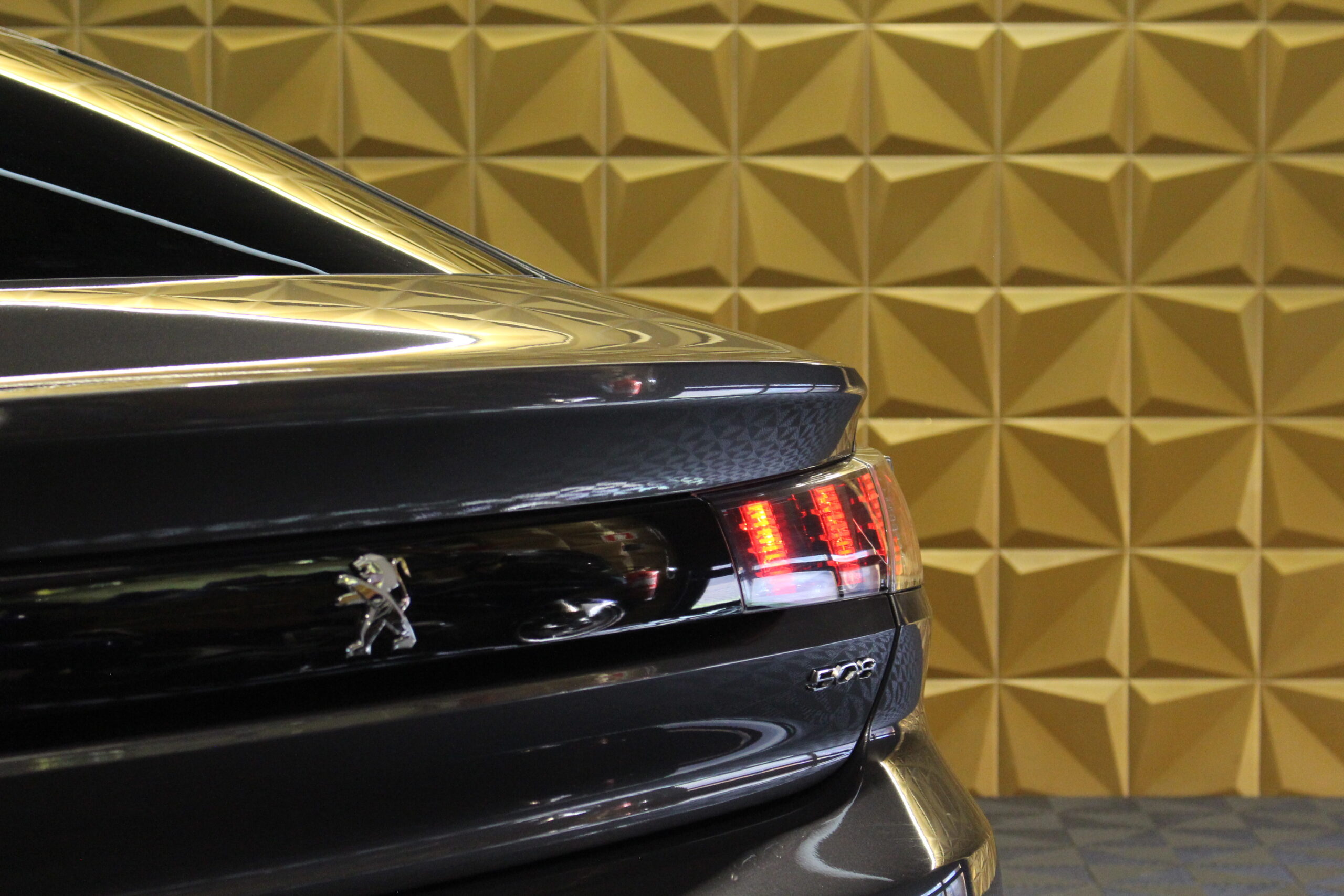 Peugeot 508 Fastback EAT8