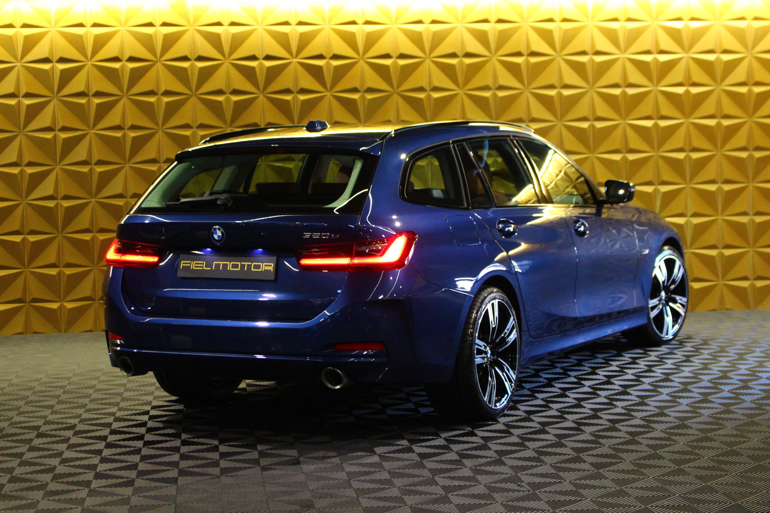 BMW 320e Line Sport