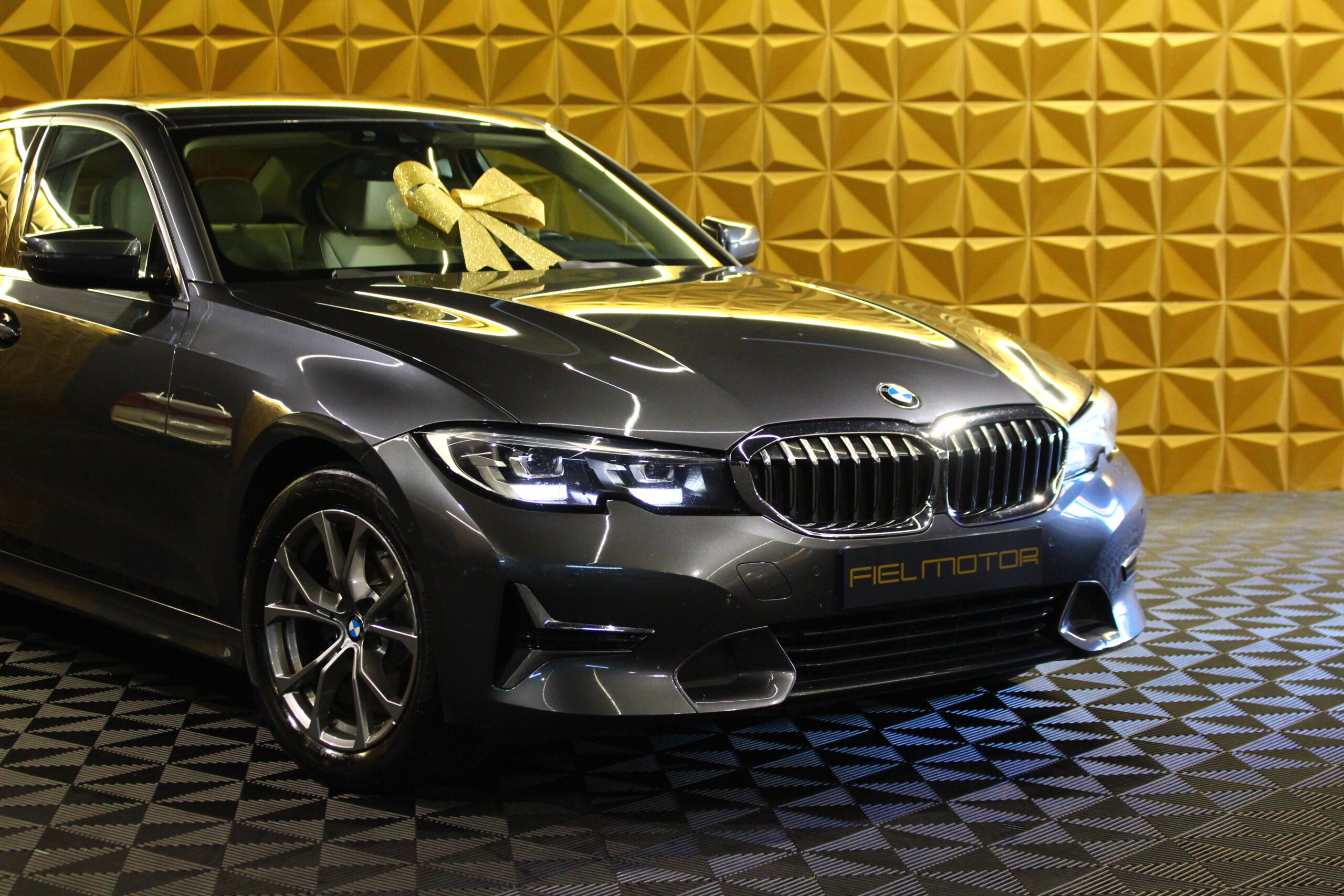 BMW 318d Line Luxury Auto