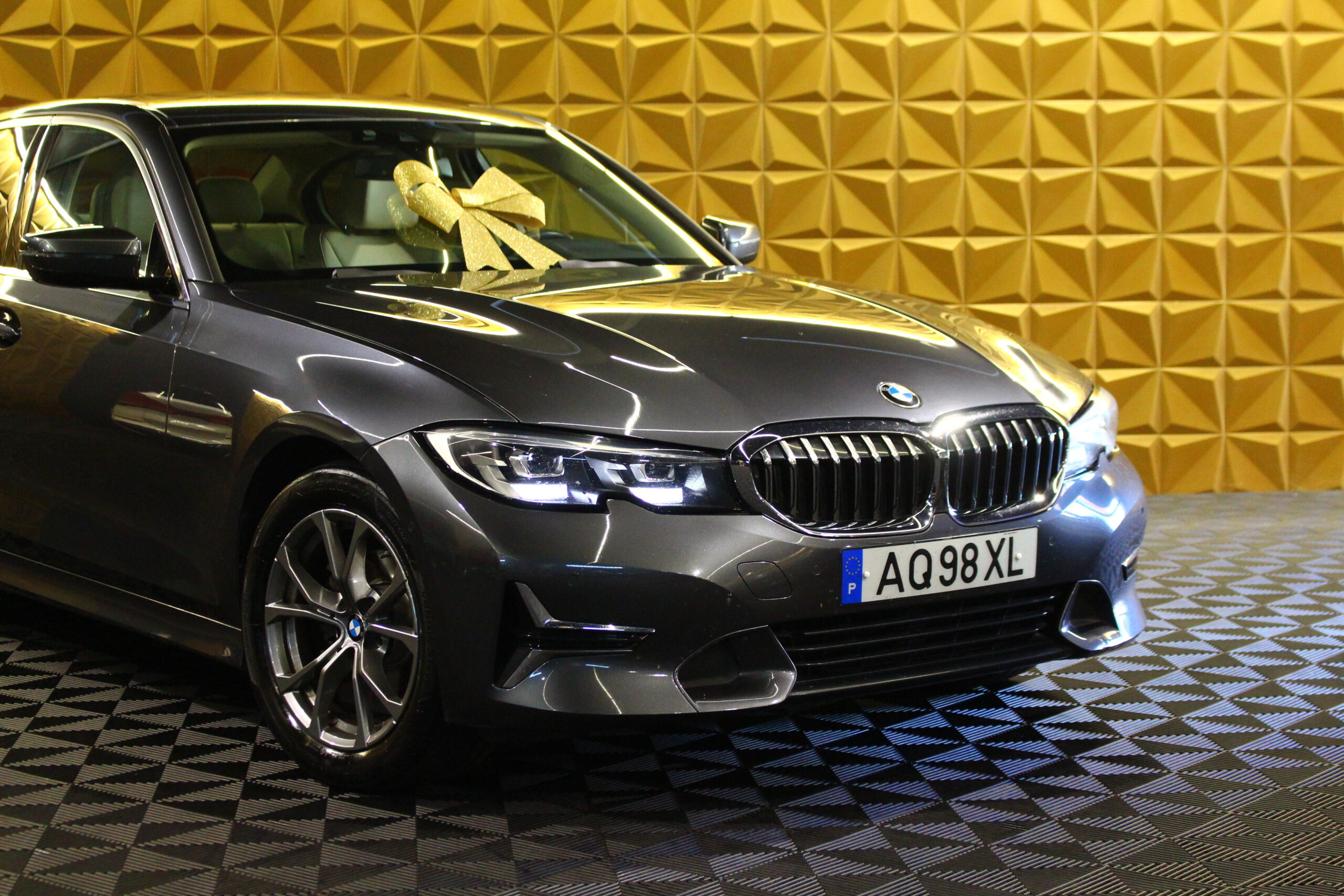 BMW 318d Line Luxury Auto