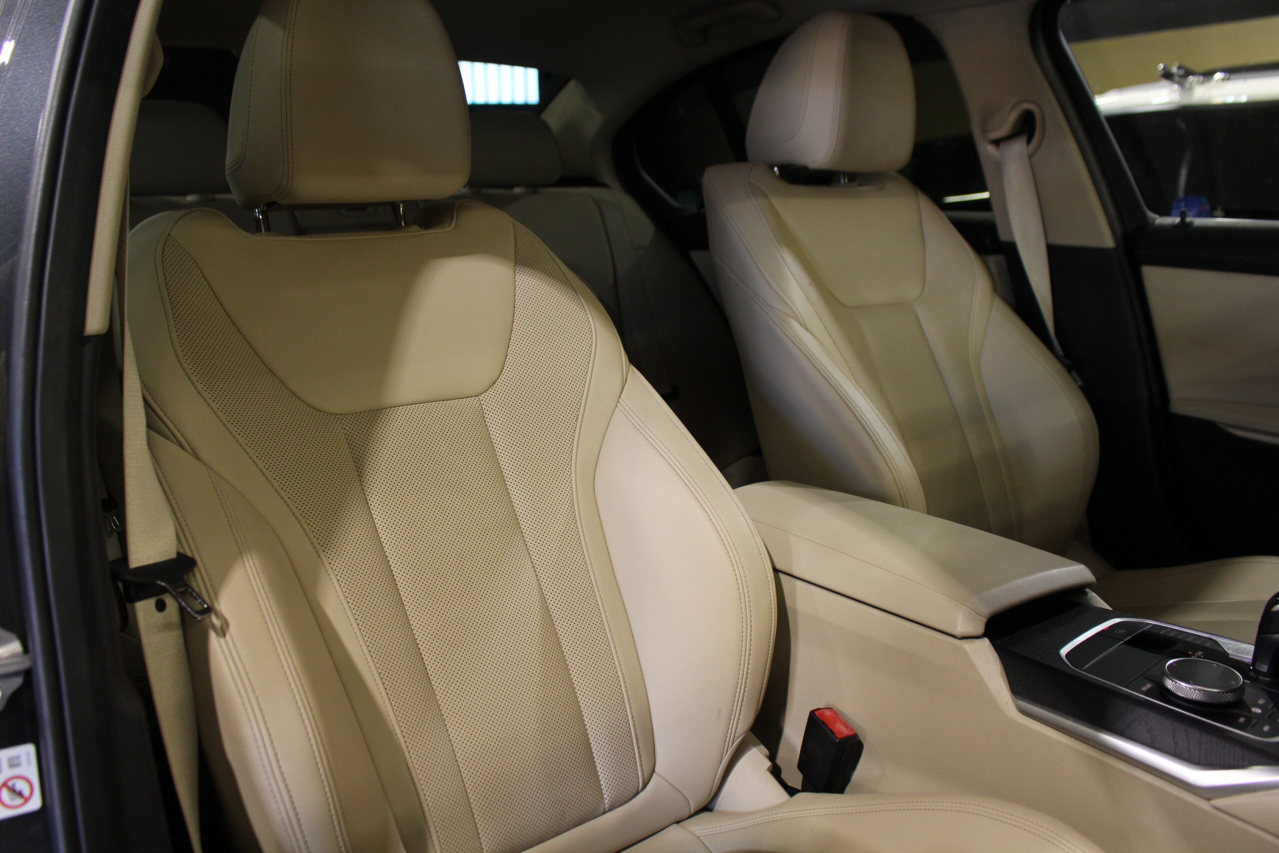 BMW 318d Line Luxury Auto