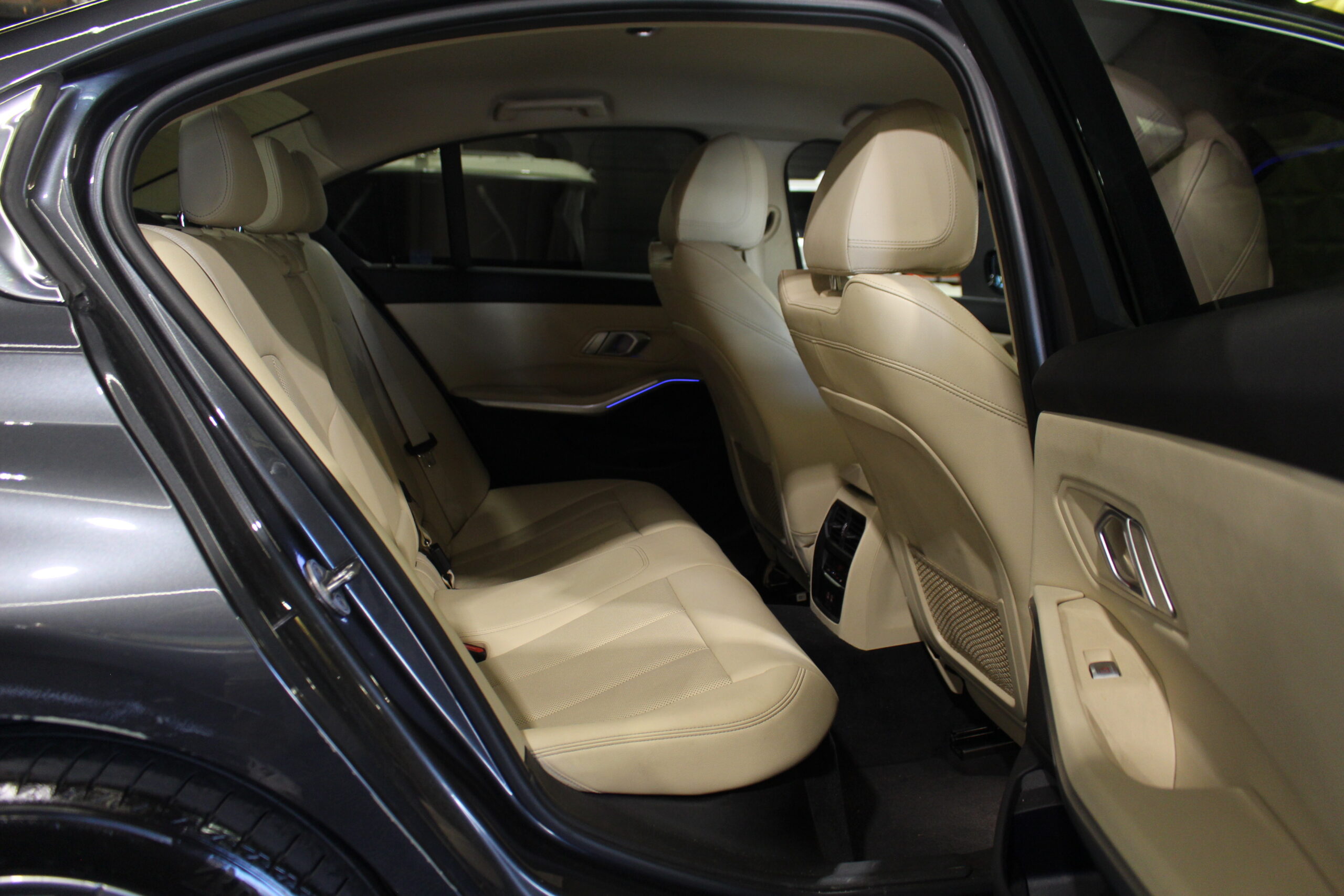 BMW 318d Line Luxury Auto