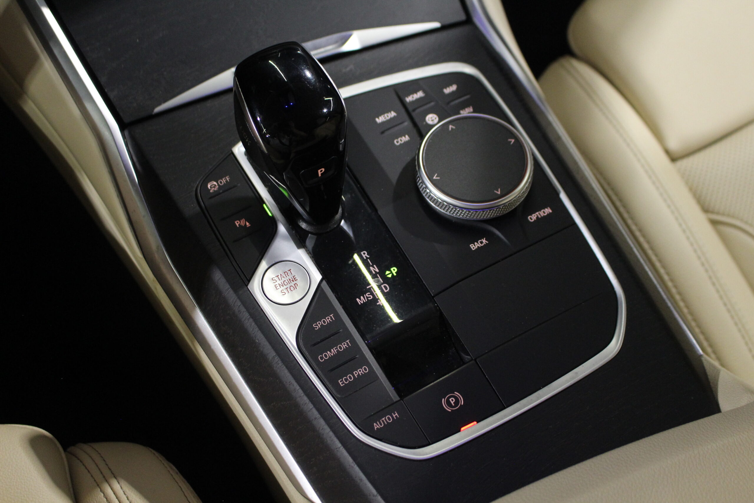 BMW 318d Line Luxury Auto