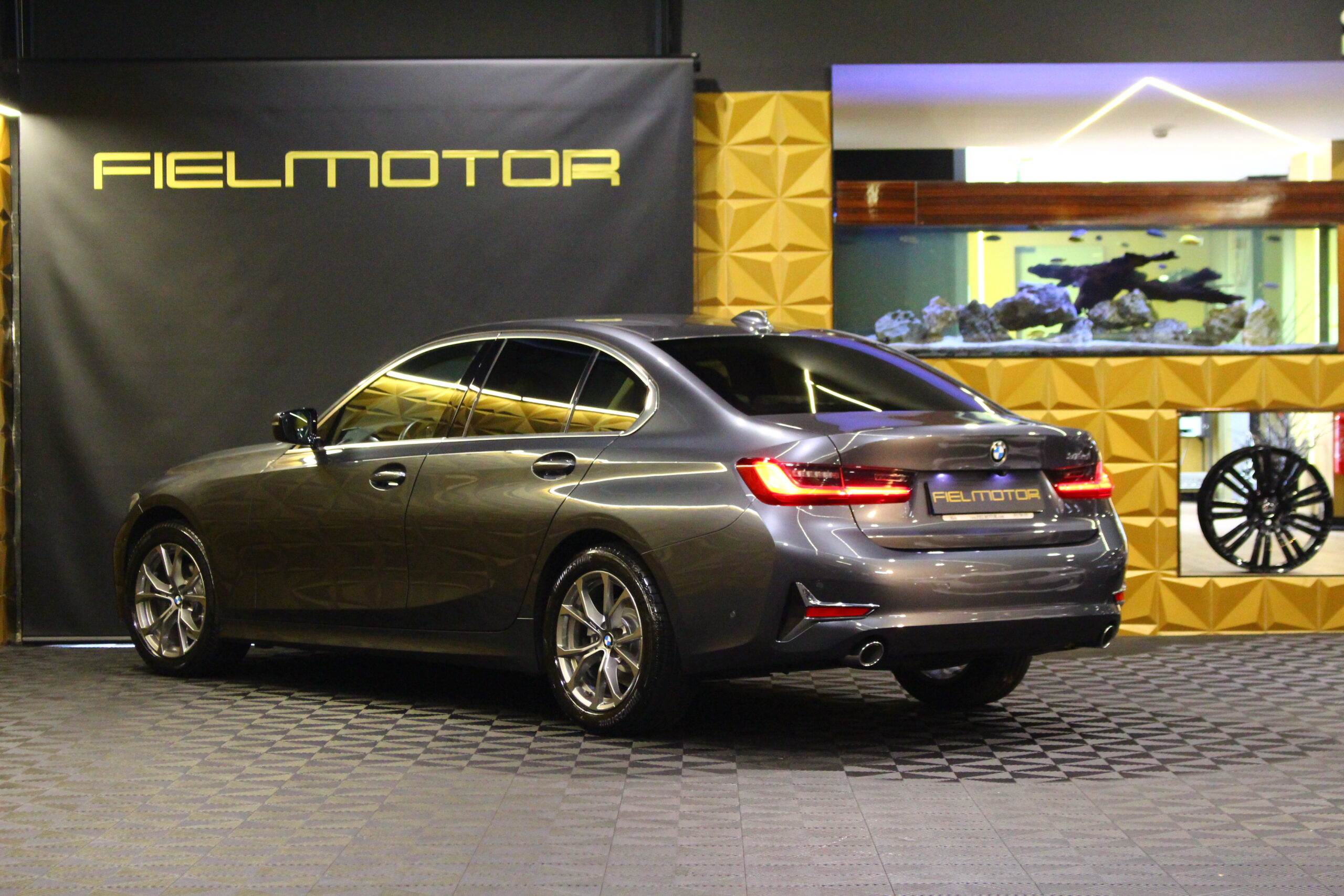 BMW 318d Line Luxury Auto
