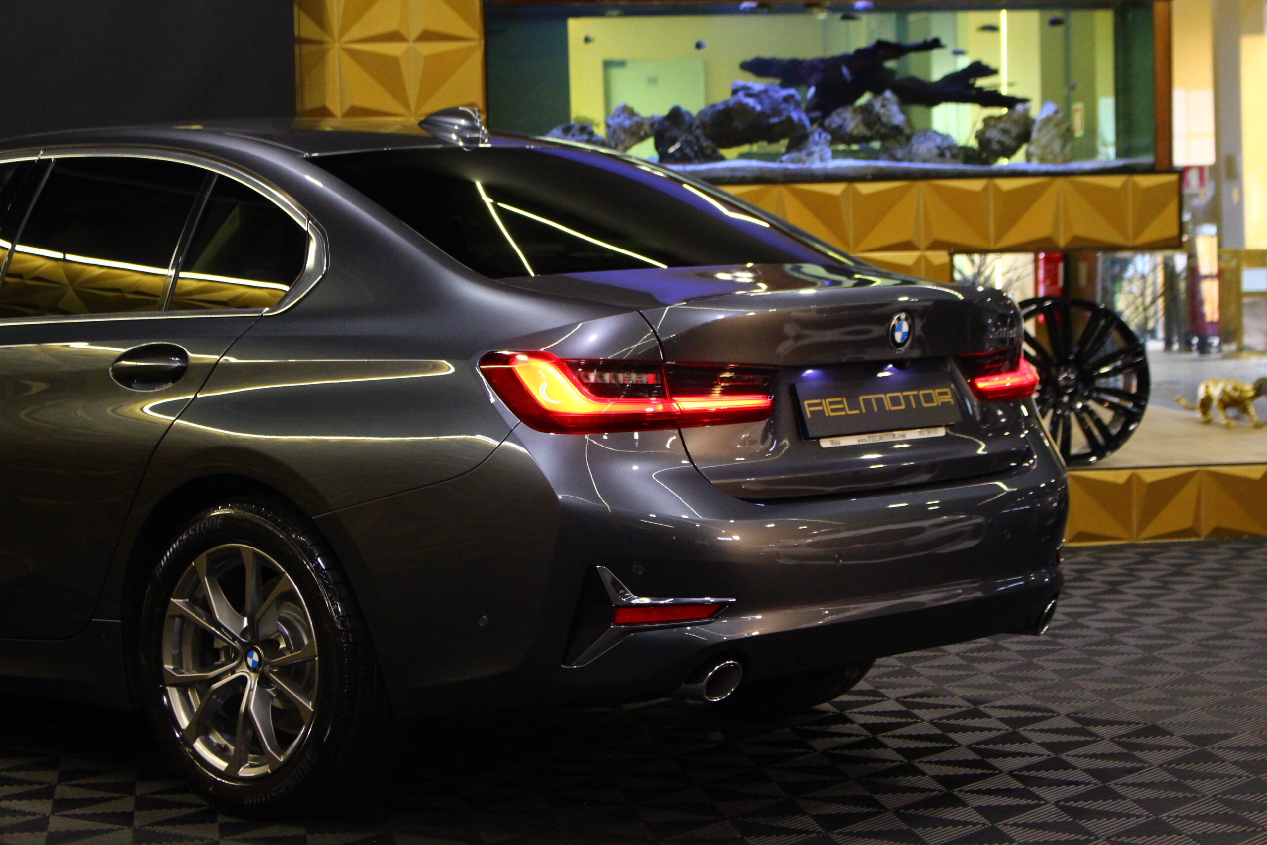 BMW 318d Line Luxury Auto
