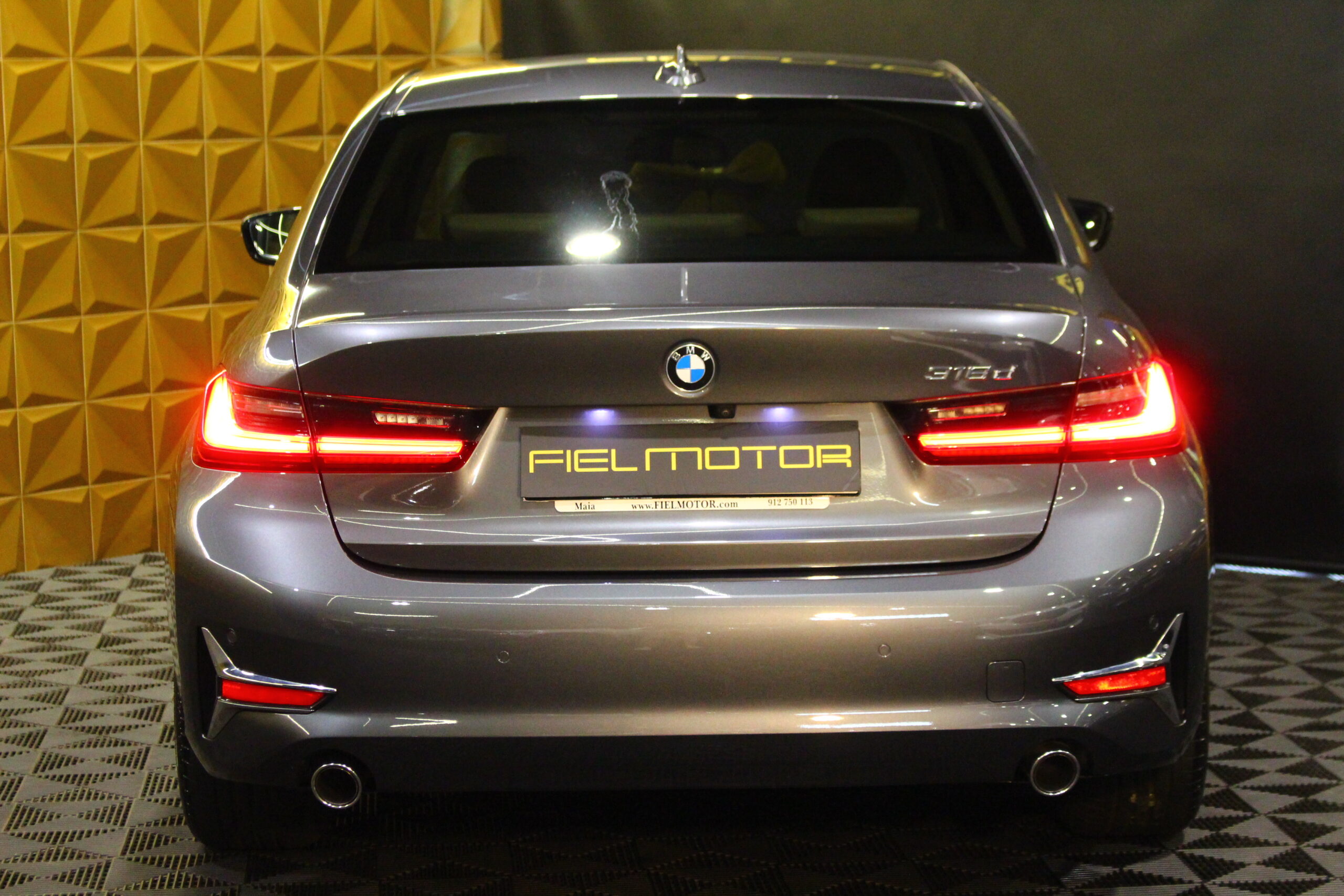 BMW 318d Line Luxury Auto