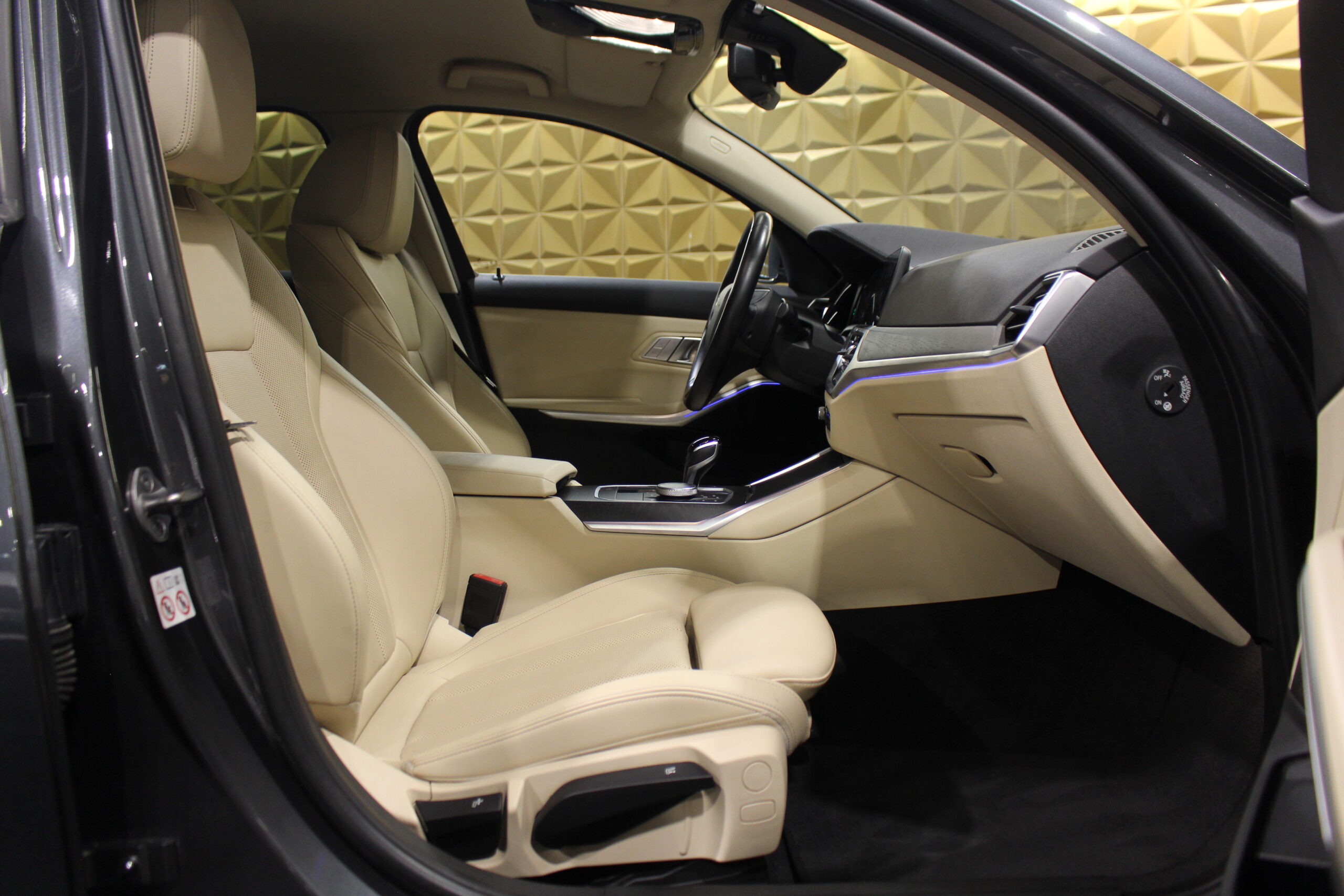 BMW 318d Line Luxury Auto