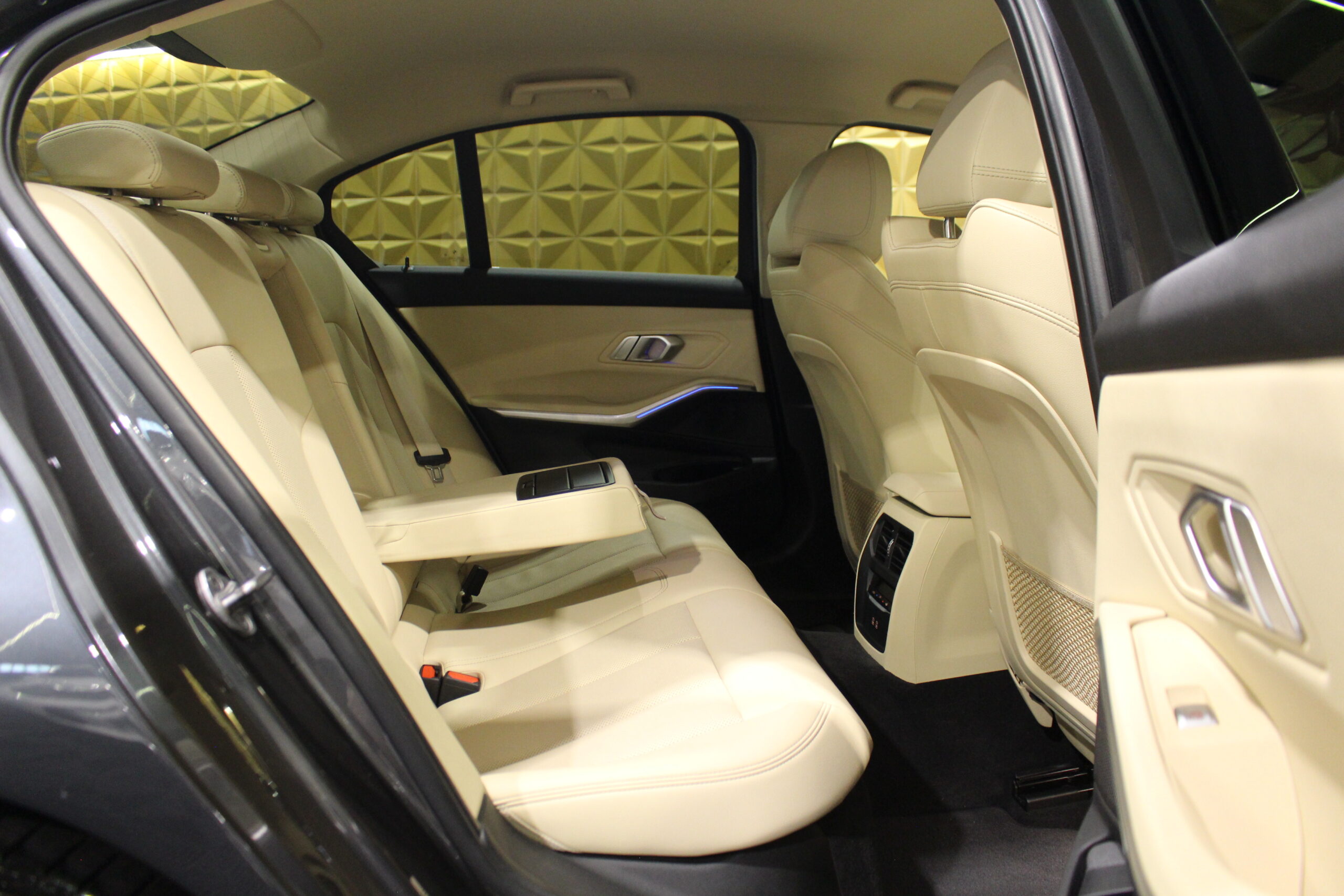 BMW 318d Line Luxury Auto