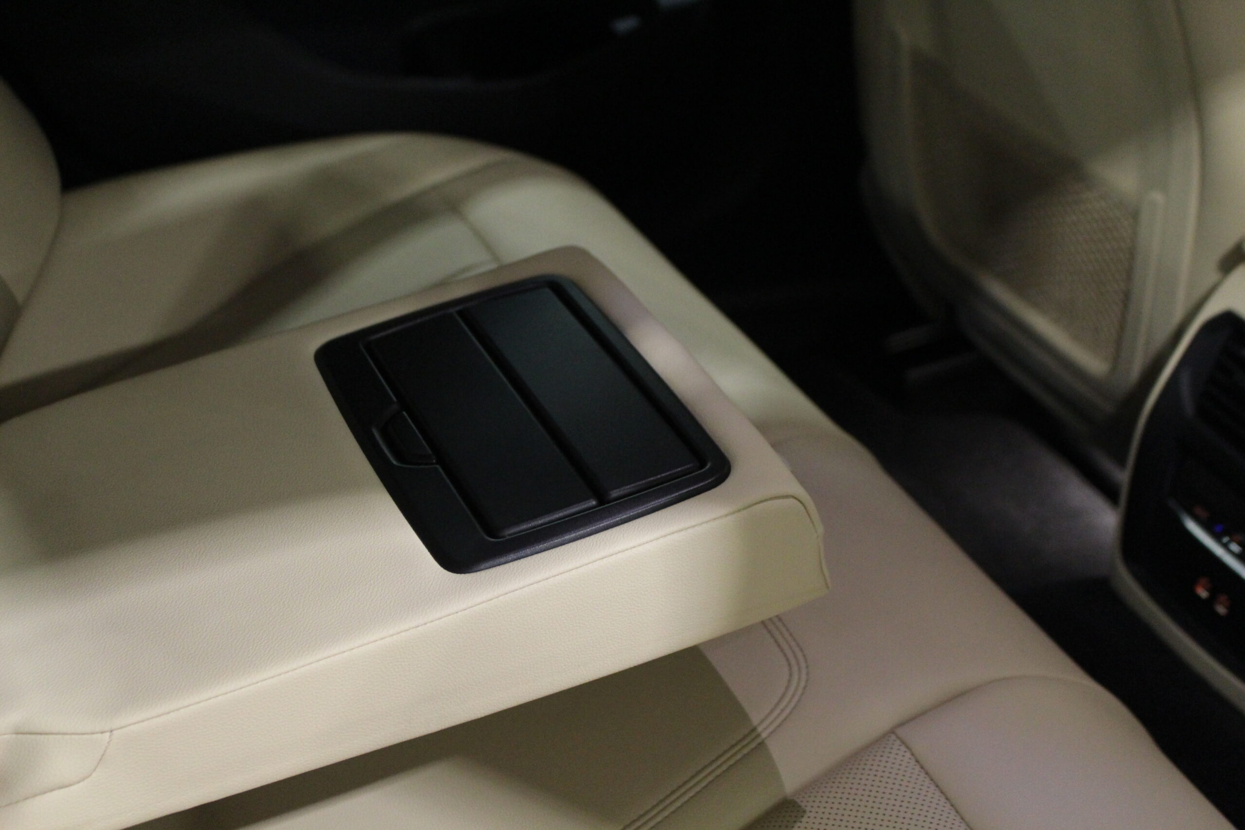 BMW 318d Line Luxury Auto