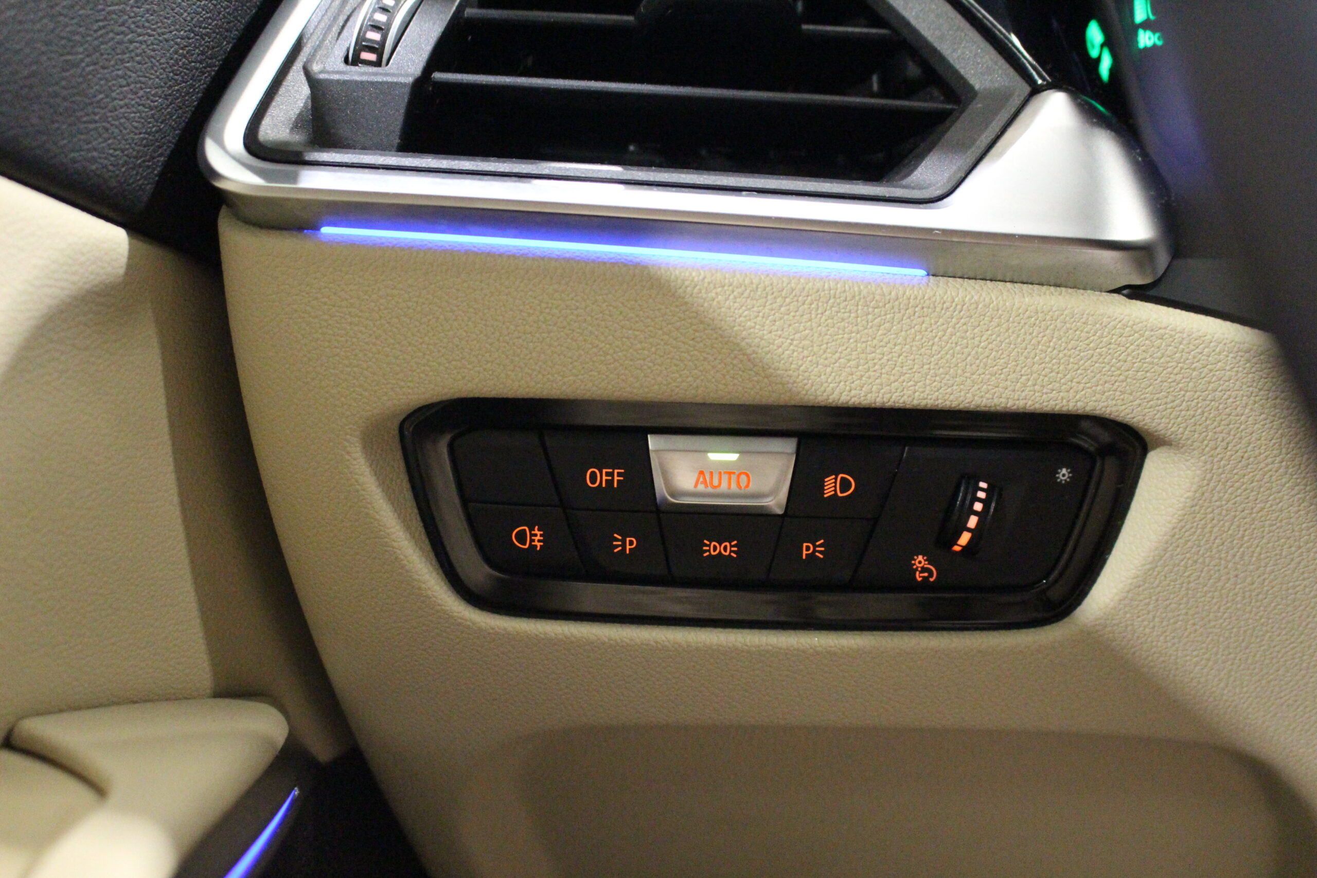 BMW 318d Line Luxury Auto