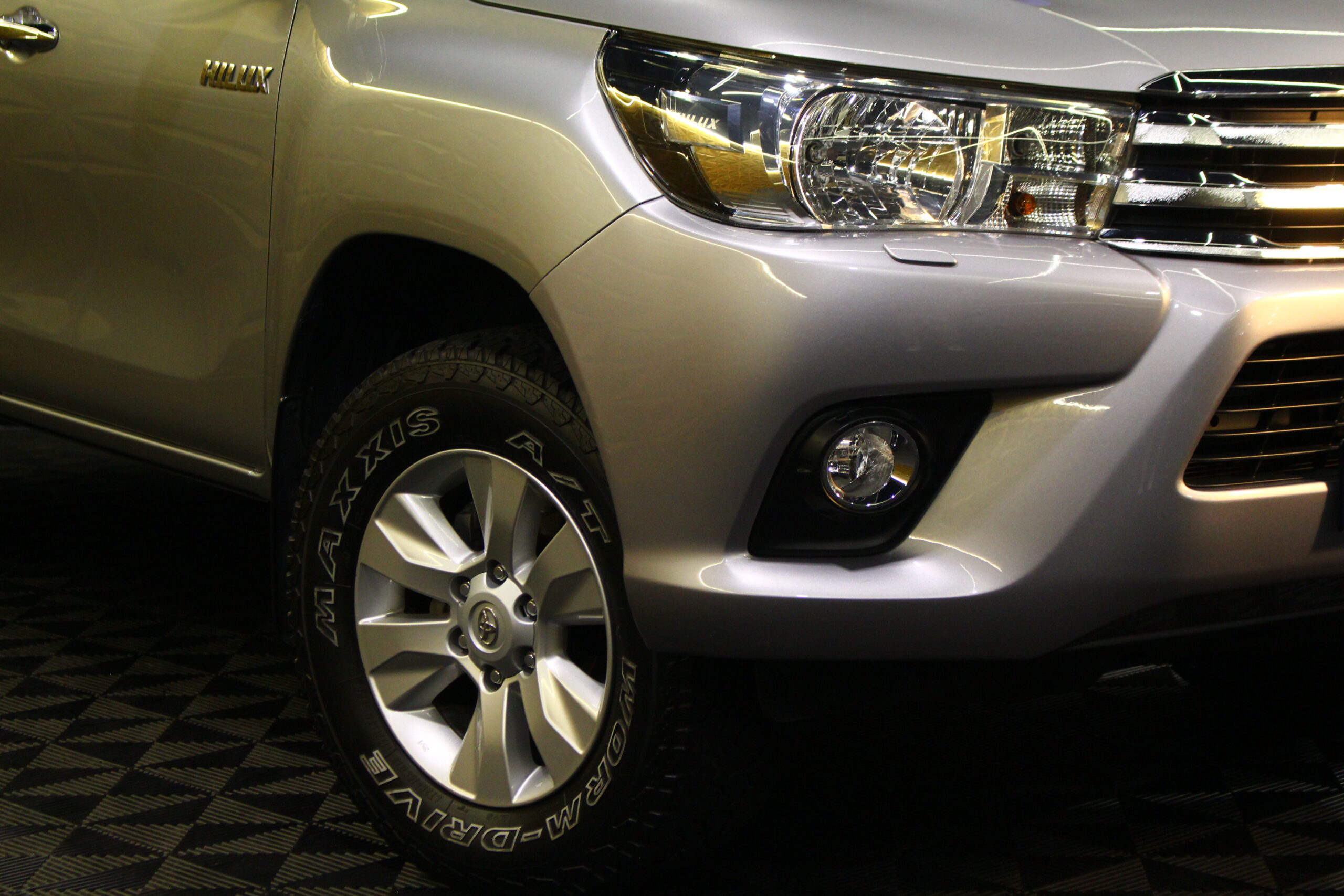 Toyota Hilux 2.4 D-4D 4WD Tracker