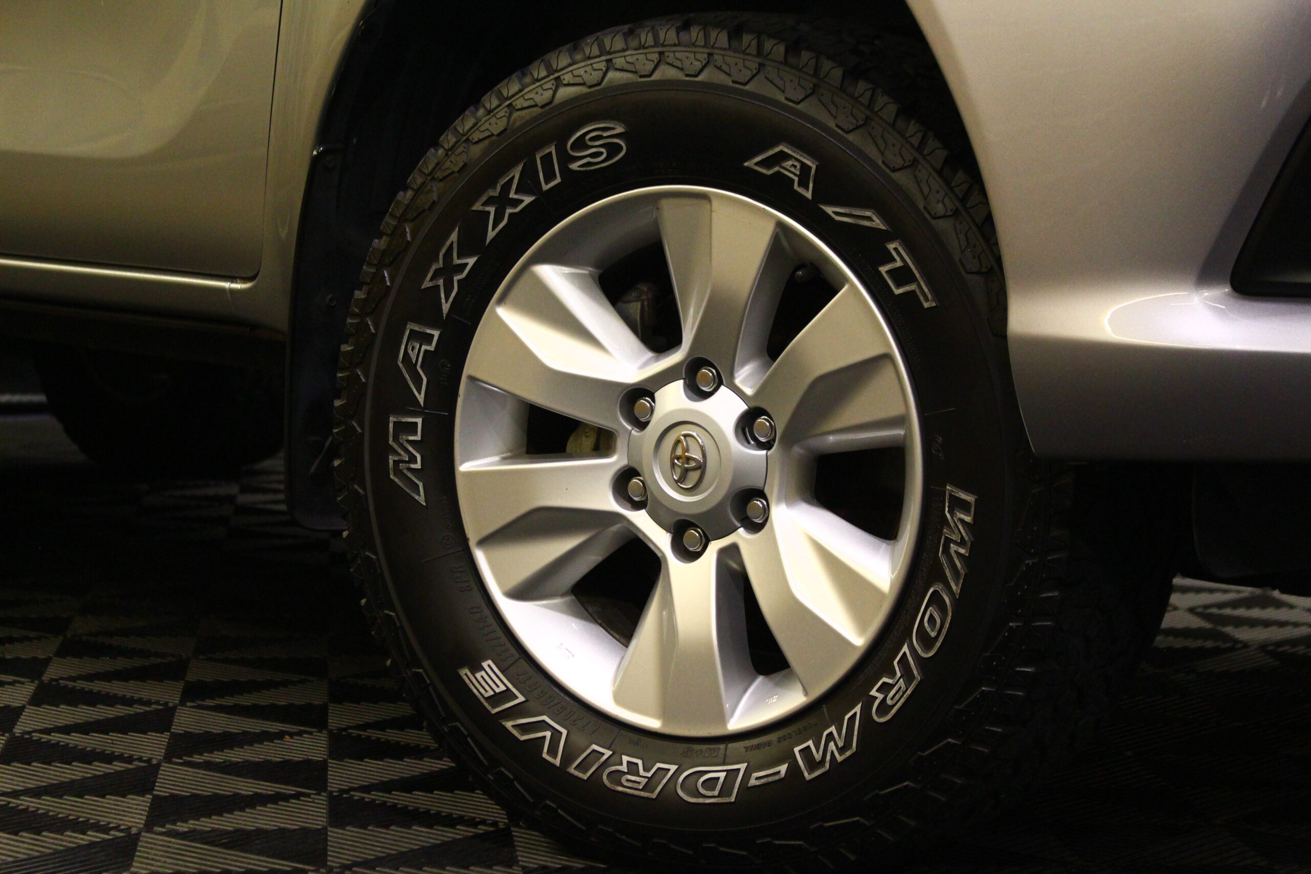 Toyota Hilux 2.4 D-4D 4WD Tracker