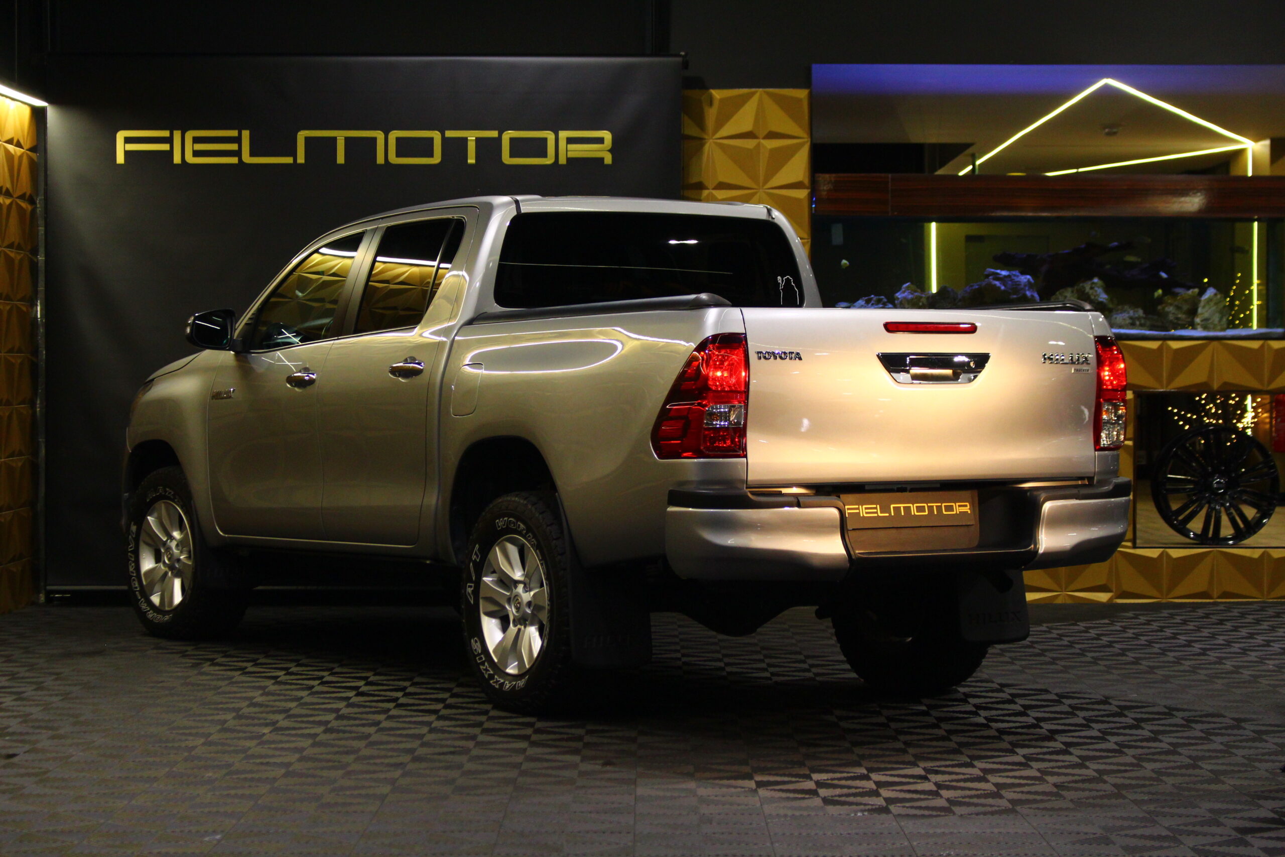 Toyota Hilux 2.4 D-4D 4WD Tracker